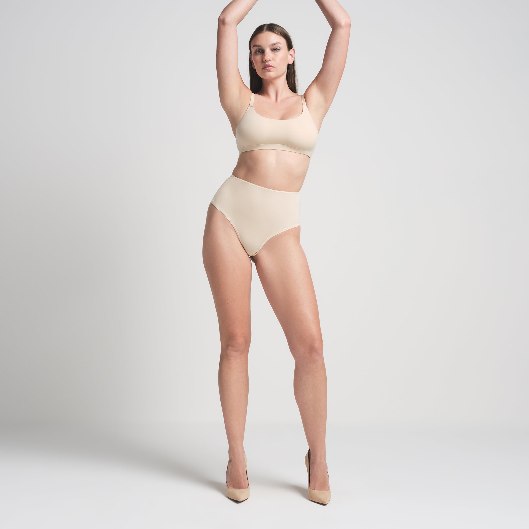 SKIMS FITS EVERYBODY HIGH-WAISTED THONG | SAND - Mind Türkiye
