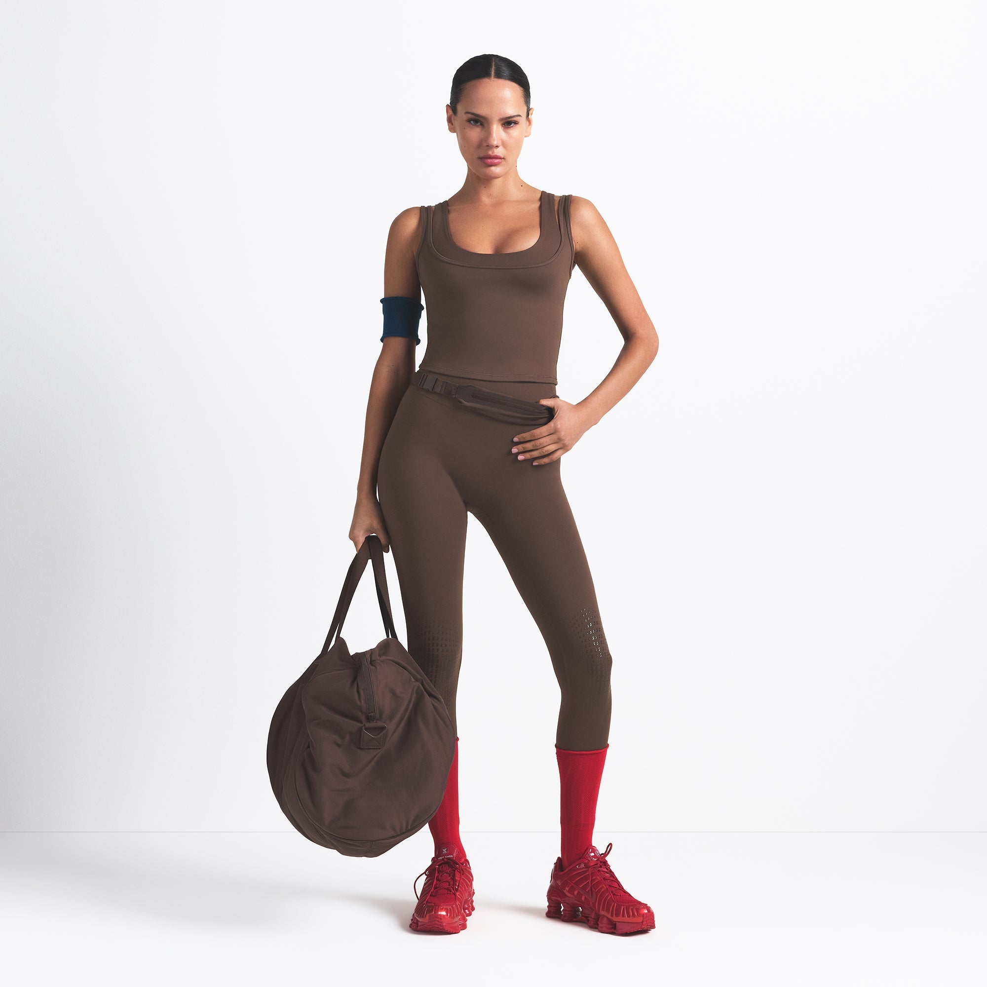 NikeSKIMS MATTE KNEE GRIP 26″ LEGGING | DARK SEPIA - Mind Türkiye