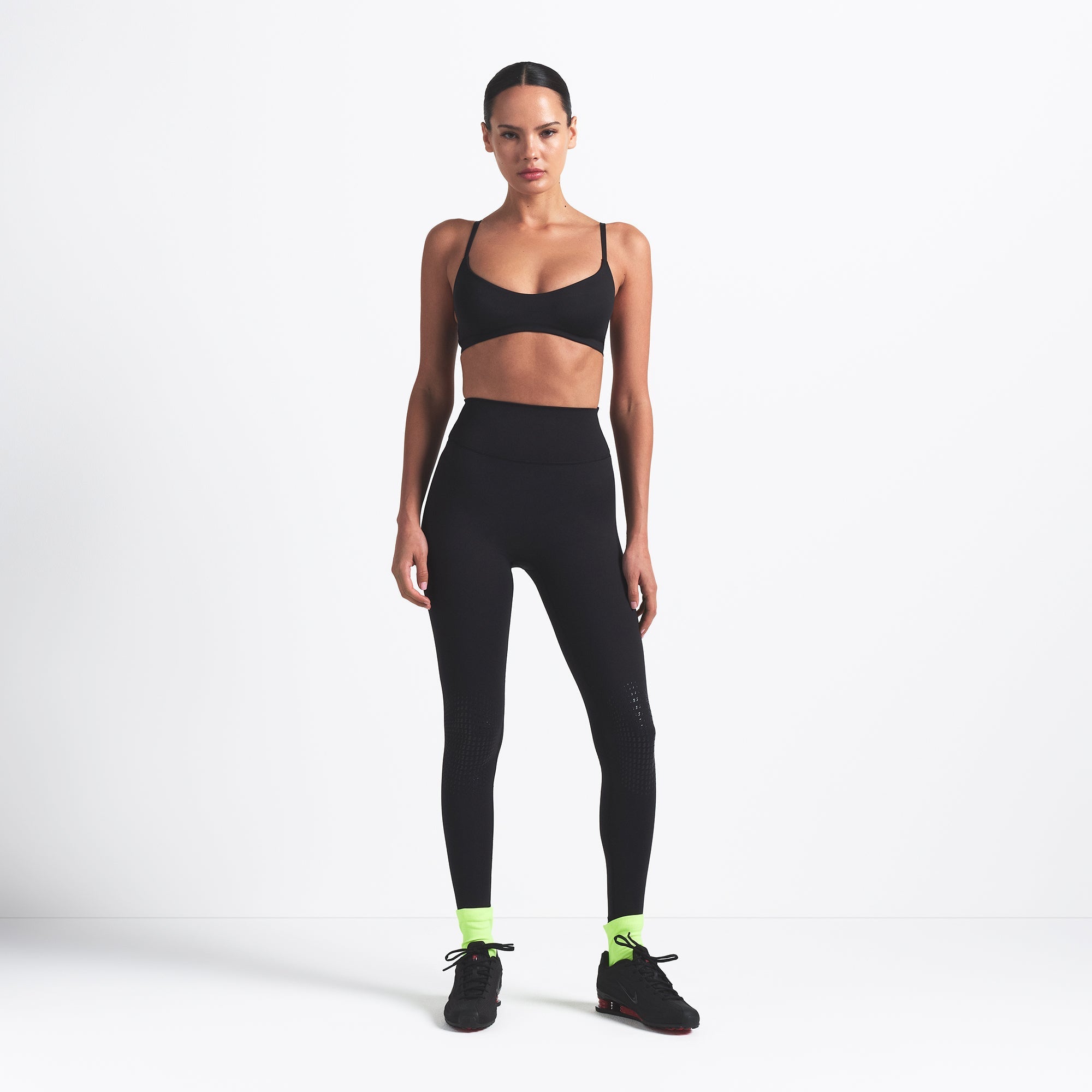 NikeSKIMS MATTE KNEE GRIP 26″ LEGGING | OBSIDIAN - Mind Türkiye