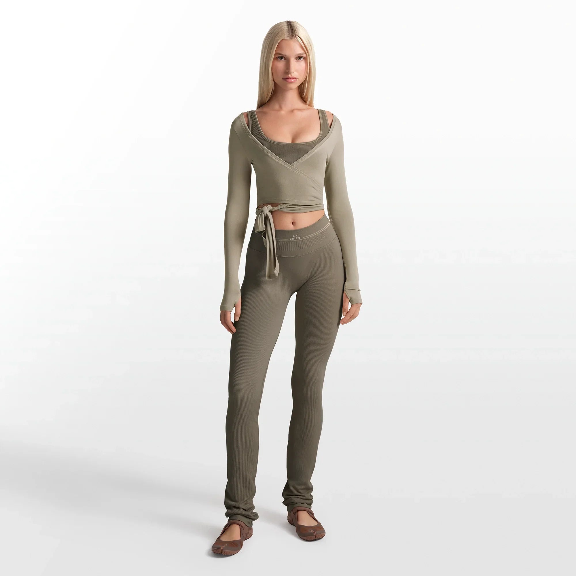 NikeSKIMS RIBBED SEAMLESS 34″ STRAIGHT LEGGING | DUSTY OAKMOSS - Mind Türkiye