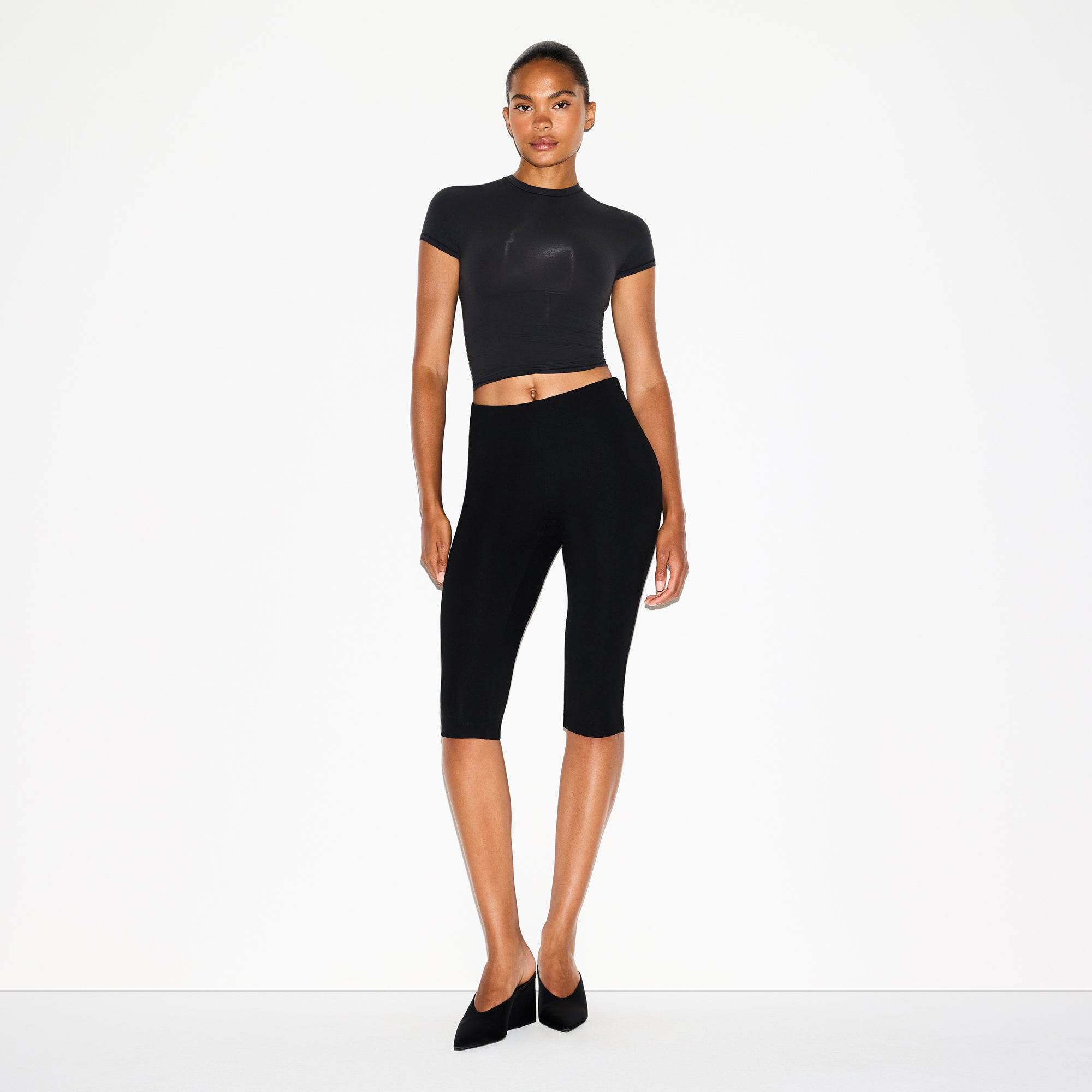 SKIMS THE ESSENTIAL COLLECTION HIGH-WAISTED CAPRI | OBSIDIAN - Mind Türkiye