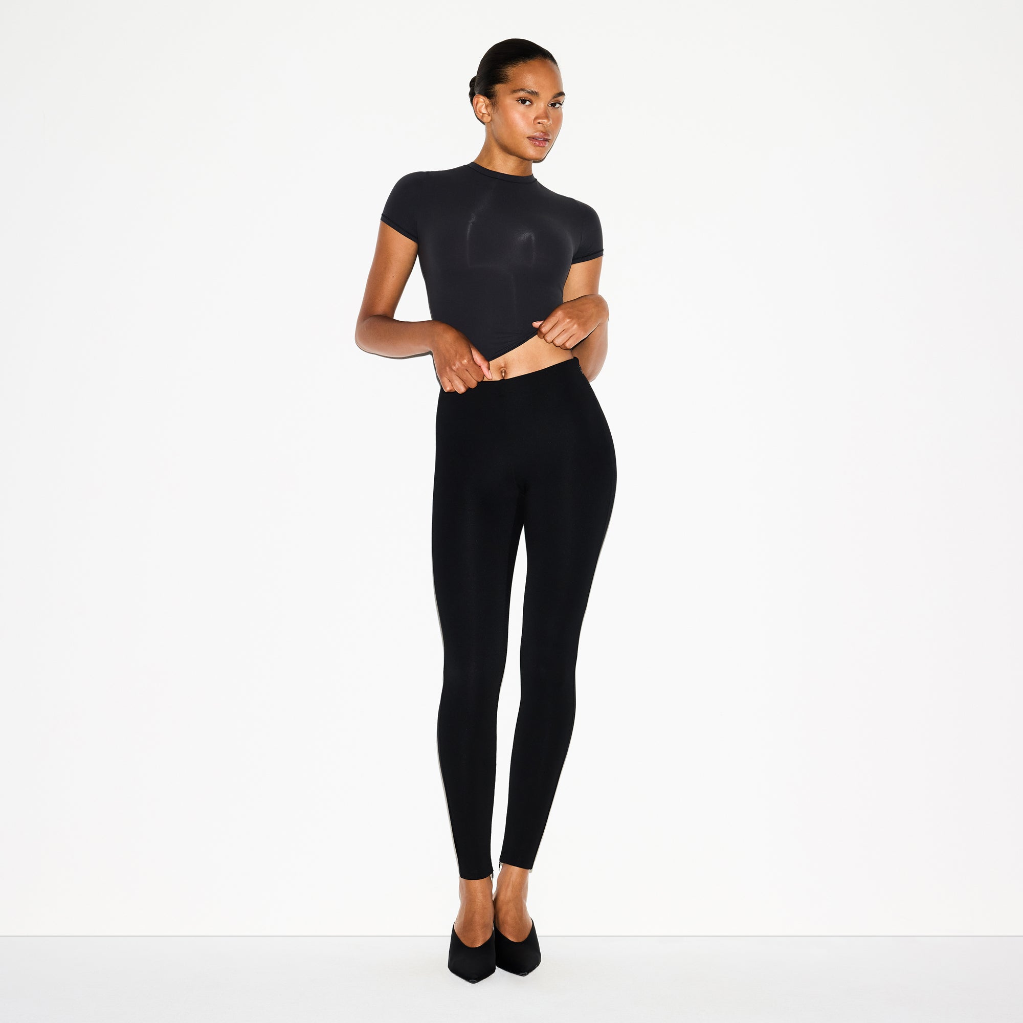 SKIMS THE ESSENTIAL COLLECTION HIGH-WAISTED LEGGING | OBSIDIAN - Mind Türkiye