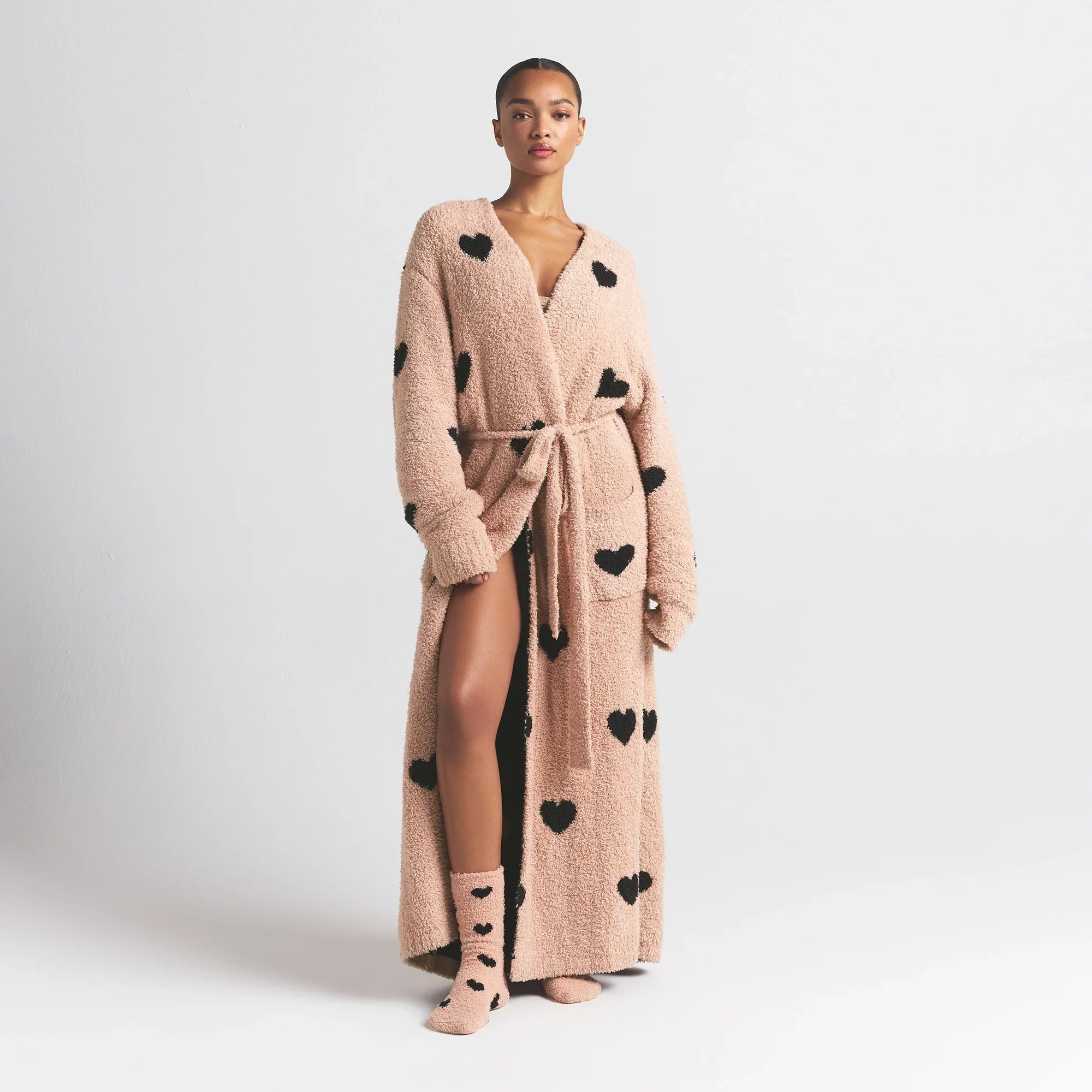 SKIMS COZY KNIT UNISEX ROBE | MICA SPACED HEARTS - Mind Türkiye