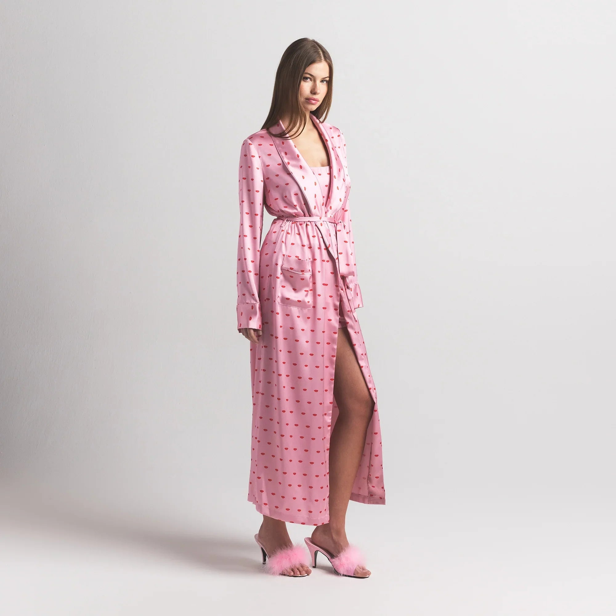 SKIMS WOVEN SHINE LONG ROBE | HALITE KIMS LIPS PRINT - Mind Türkiye