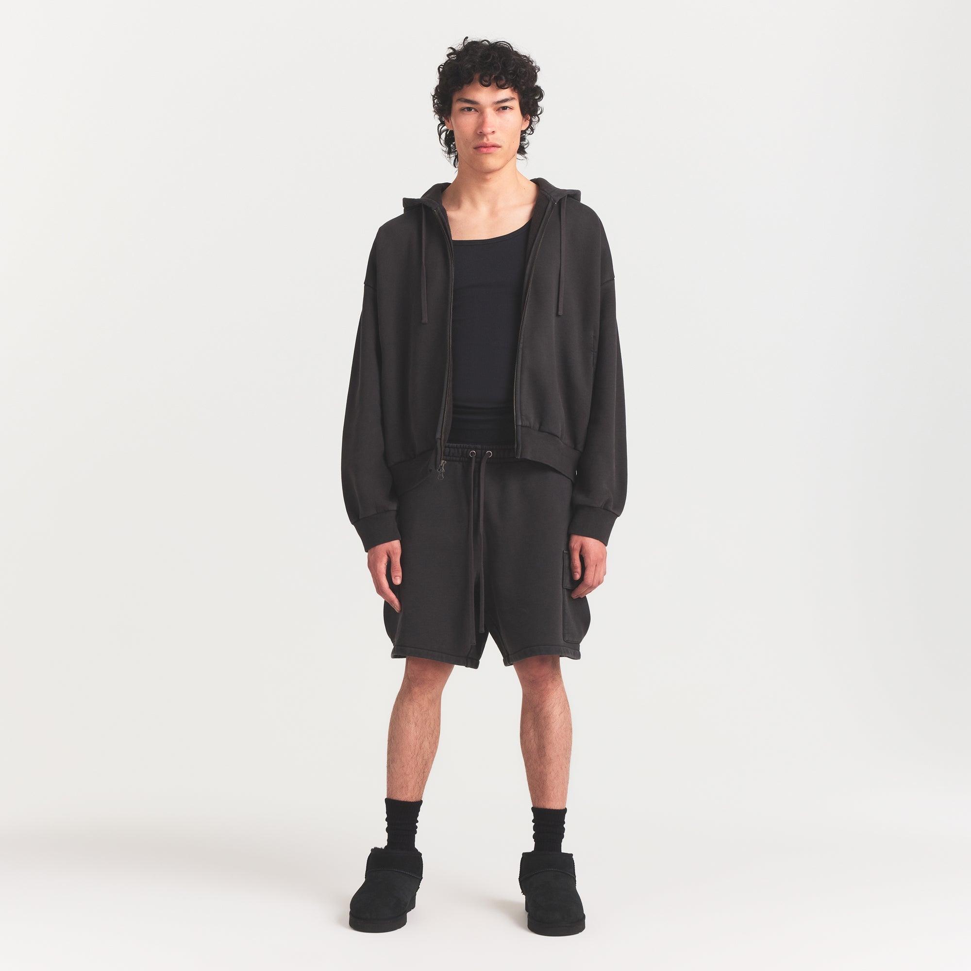 SKIMS HEAVYWEIGHT FLEECE MENS CARGO SHORT | WASHED ONYX - Mind Türkiye