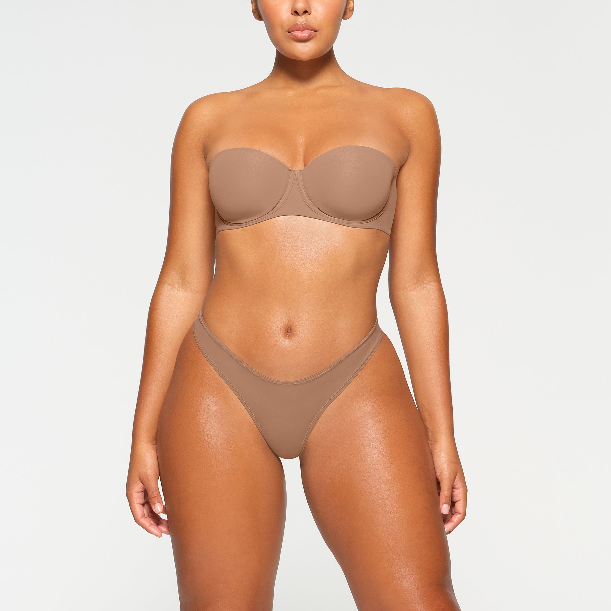 SKIMS FITS EVERYBODY STRAPLESS BRA | SIENNA - Mind Türkiye