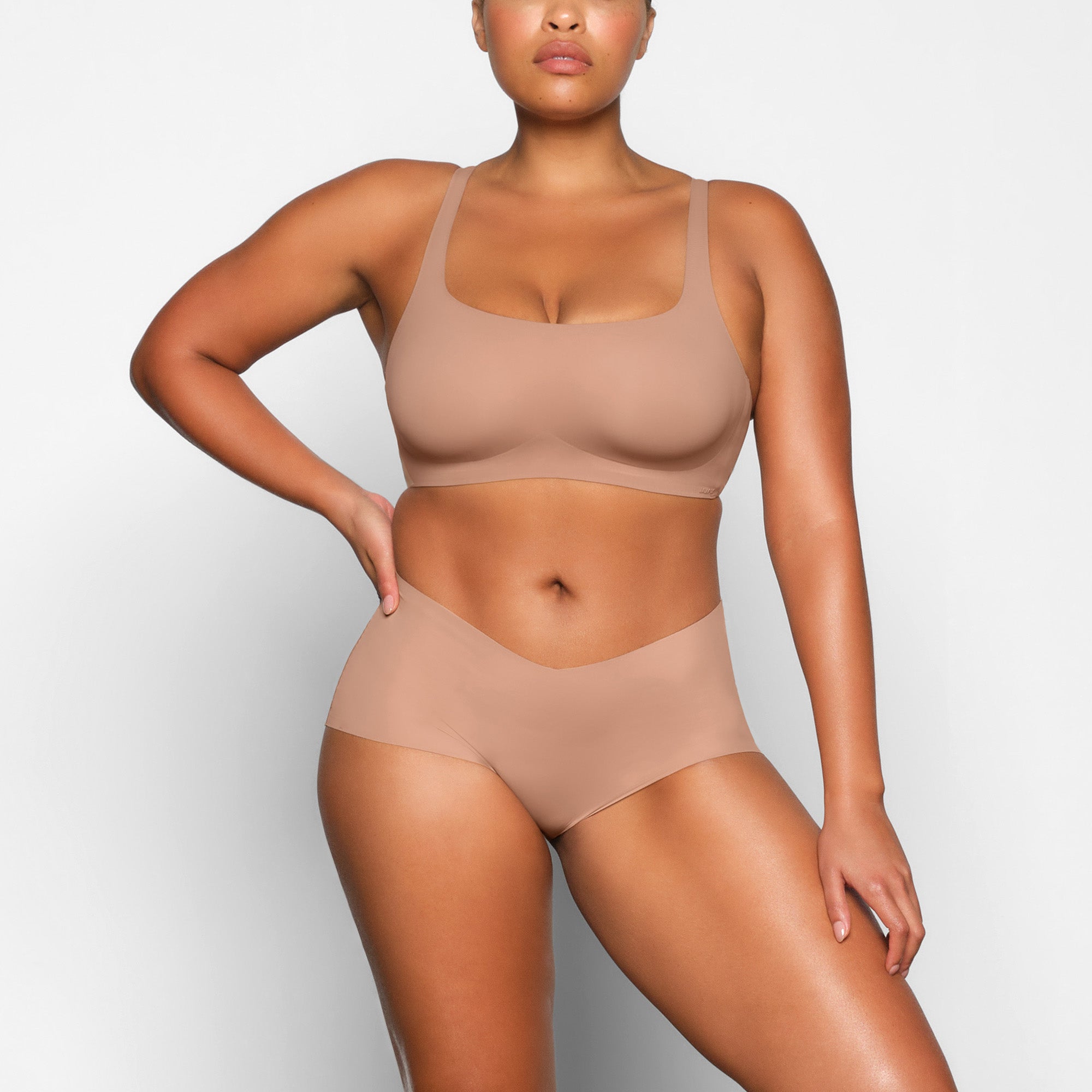 SKIMS NAKED SCOOP BRALETTE | SIENNA - Mind Türkiye