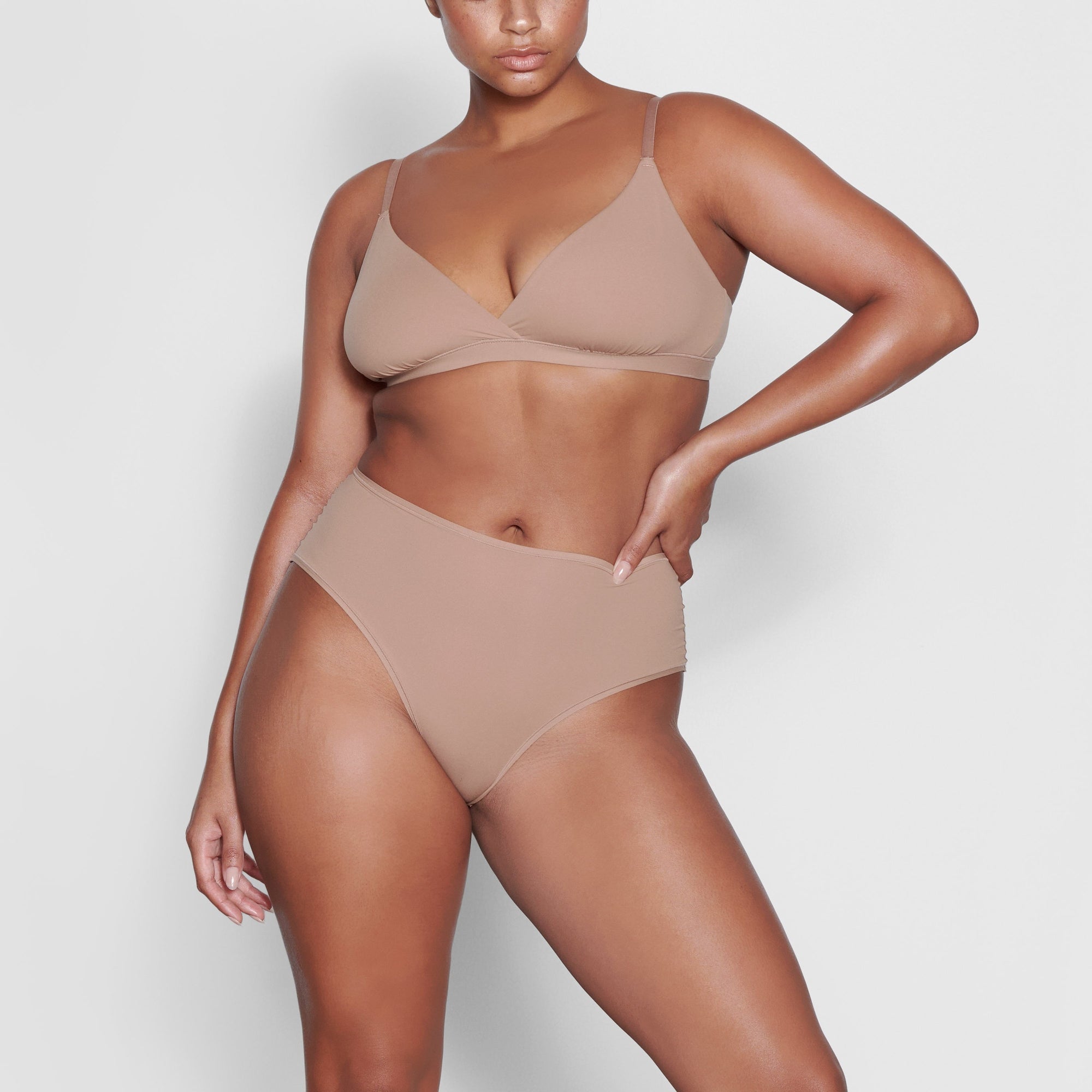 SKIMS FITS EVERYBODY FULL BRIEF | SIENNA - Mind Türkiye