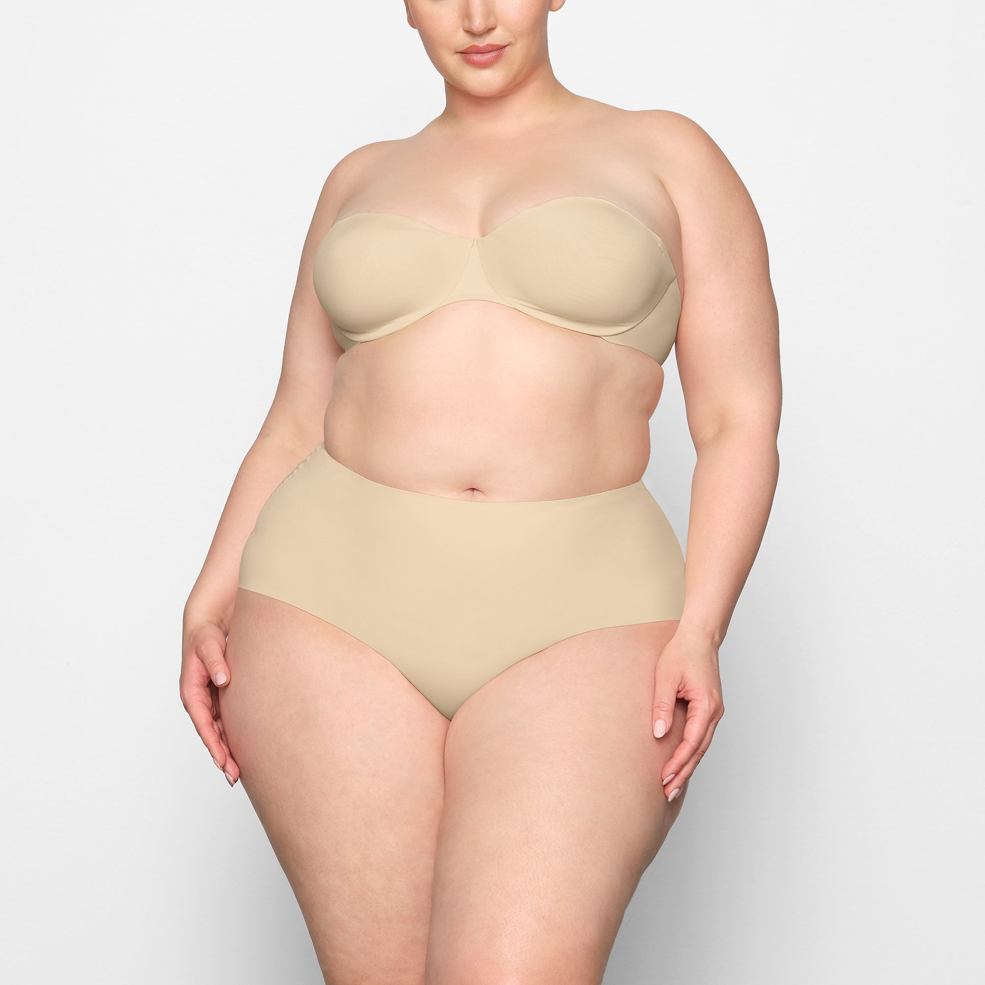 SKIMS SMOOTHING INTIMATES HIGH-WAISTED BRIEF | SAND - Mind Türkiye