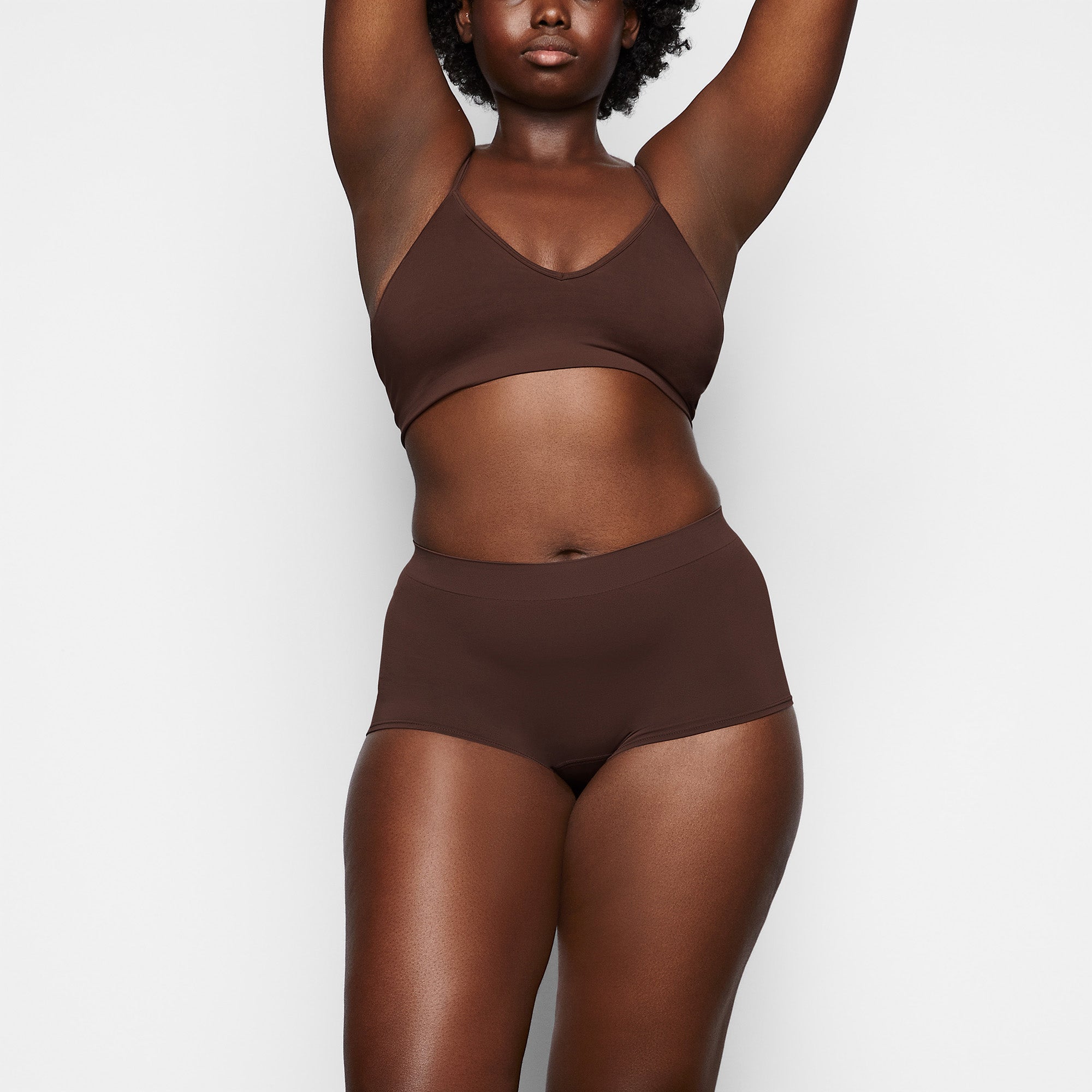 SKIMS SOFT SMOOTHING SEAMLESS BOY SHORT | COCOA - Mind Türkiye