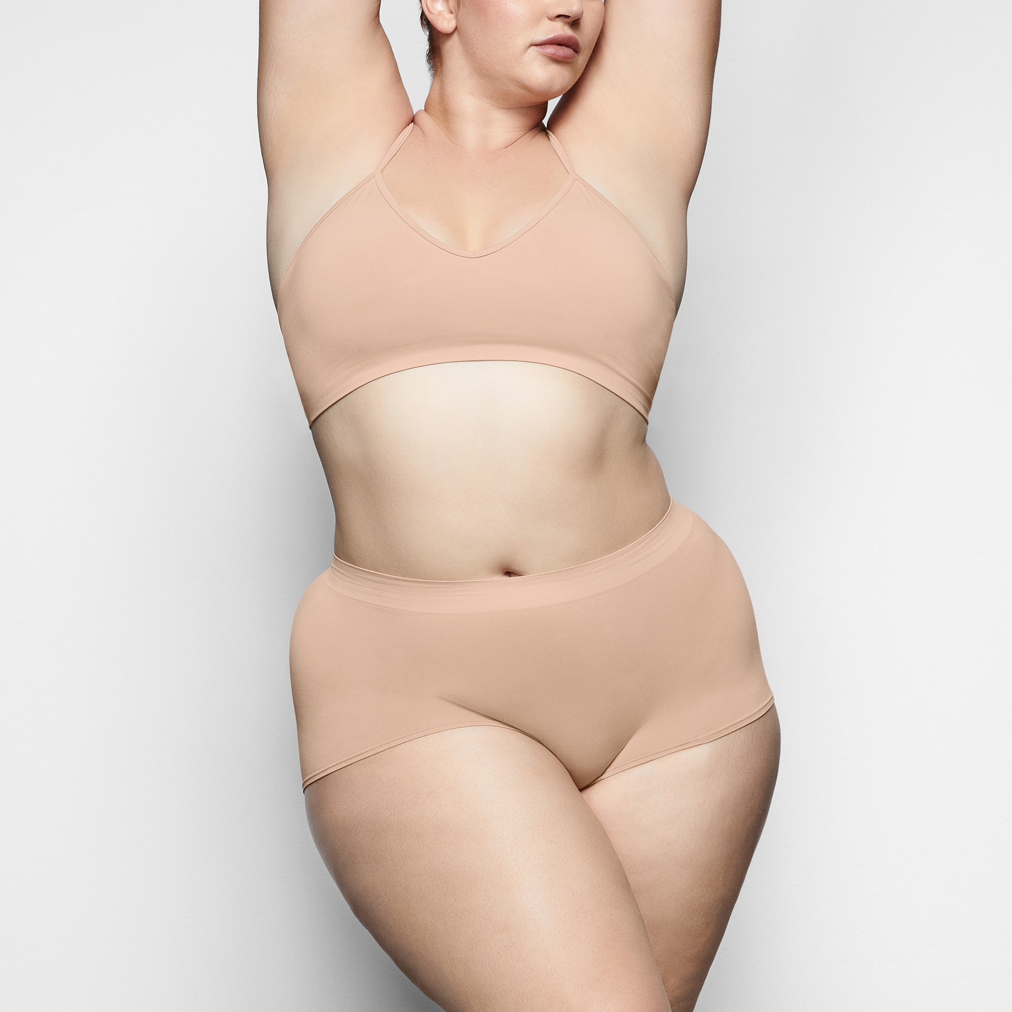 SKIMS SOFT SMOOTHING SEAMLESS BOY SHORT | CLAY - Mind Türkiye