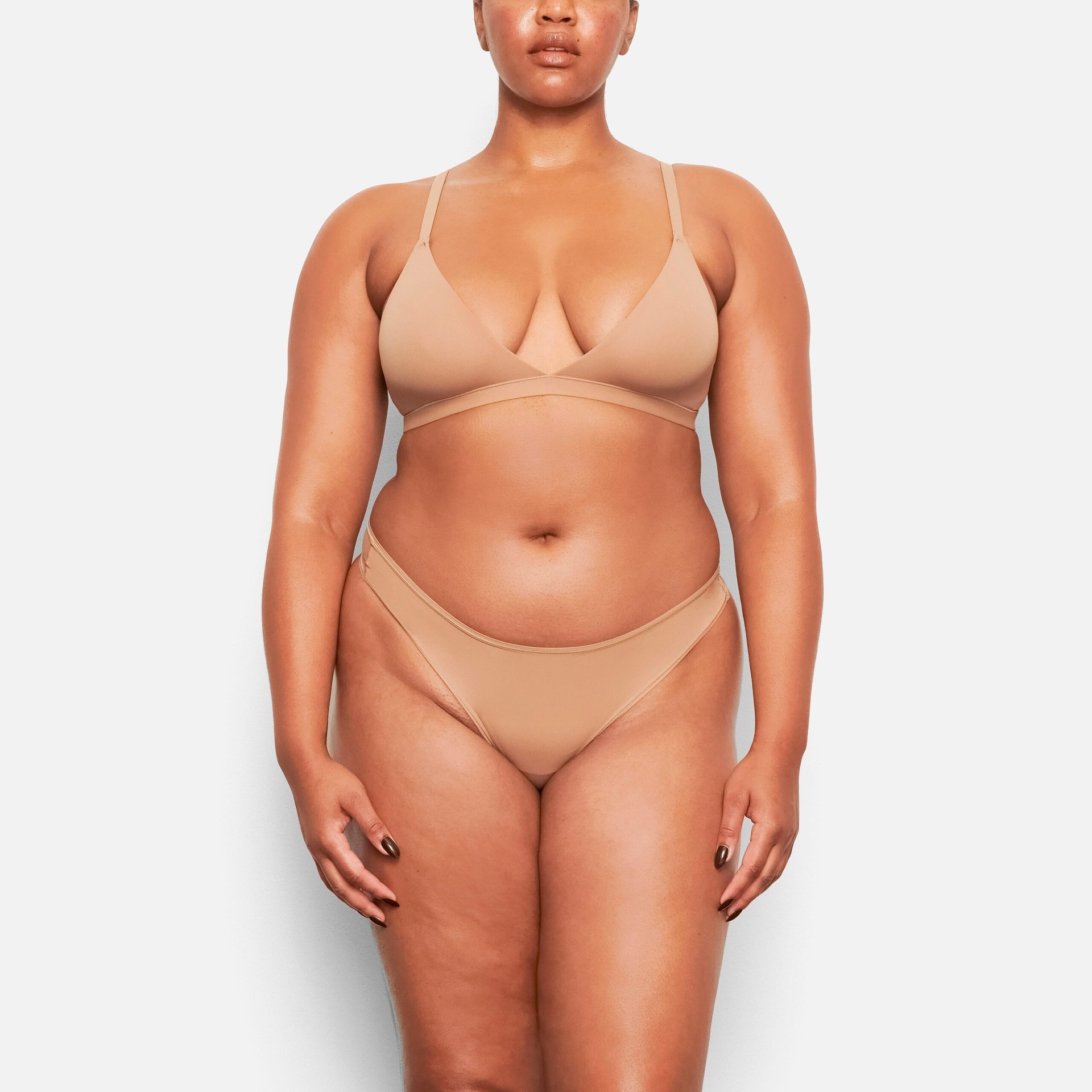 SKIMS FITS EVERYBODY DIPPED FRONT THONG | SIENNA - Mind Türkiye