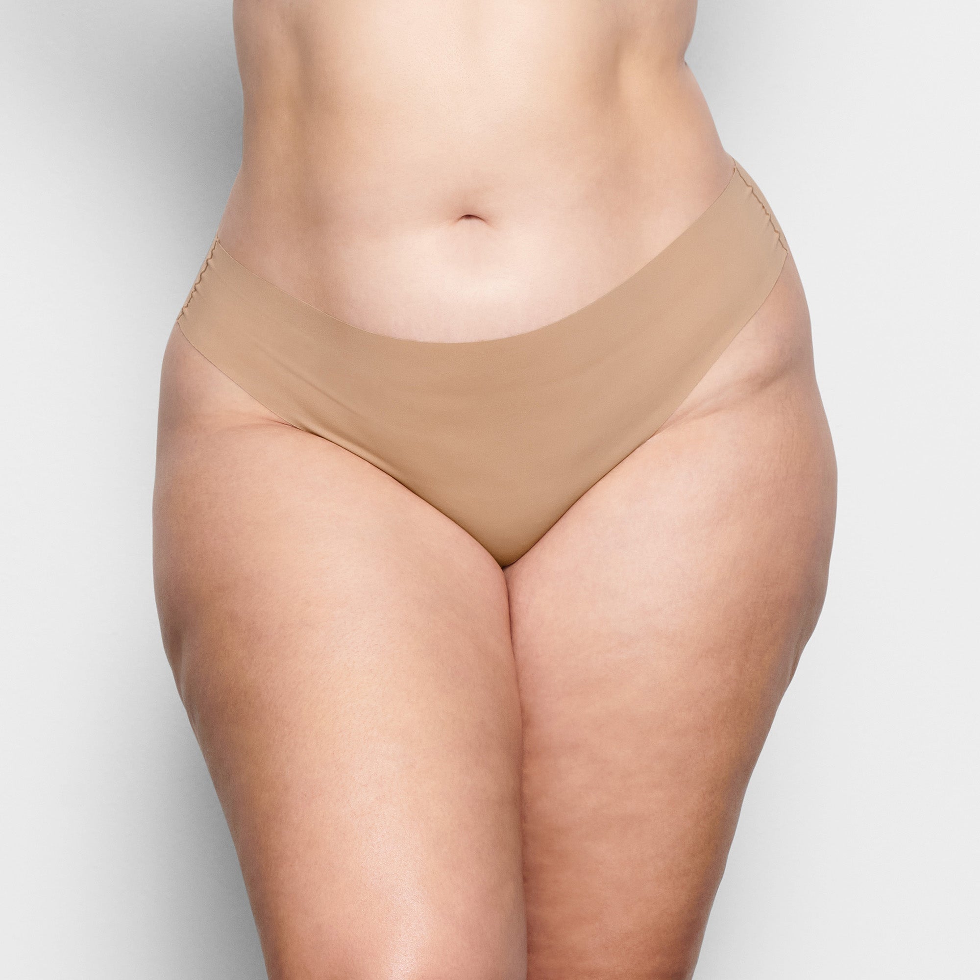 SKIMS NAKED DIPPED THONG | CLAY - Mind Türkiye