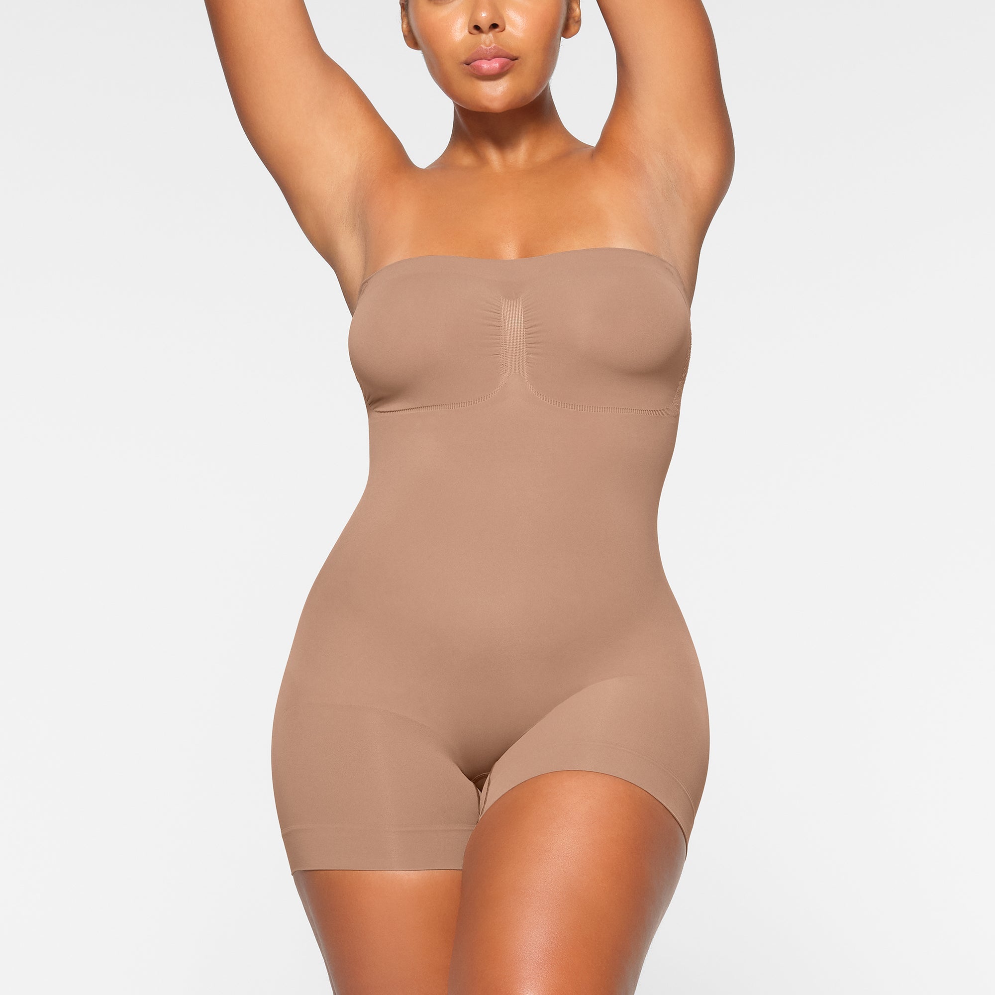 SKIMS SEAMLESS SCULPT STRAPLESS SHORTIE BODYSUIT | SIENNA - Mind Türkiye