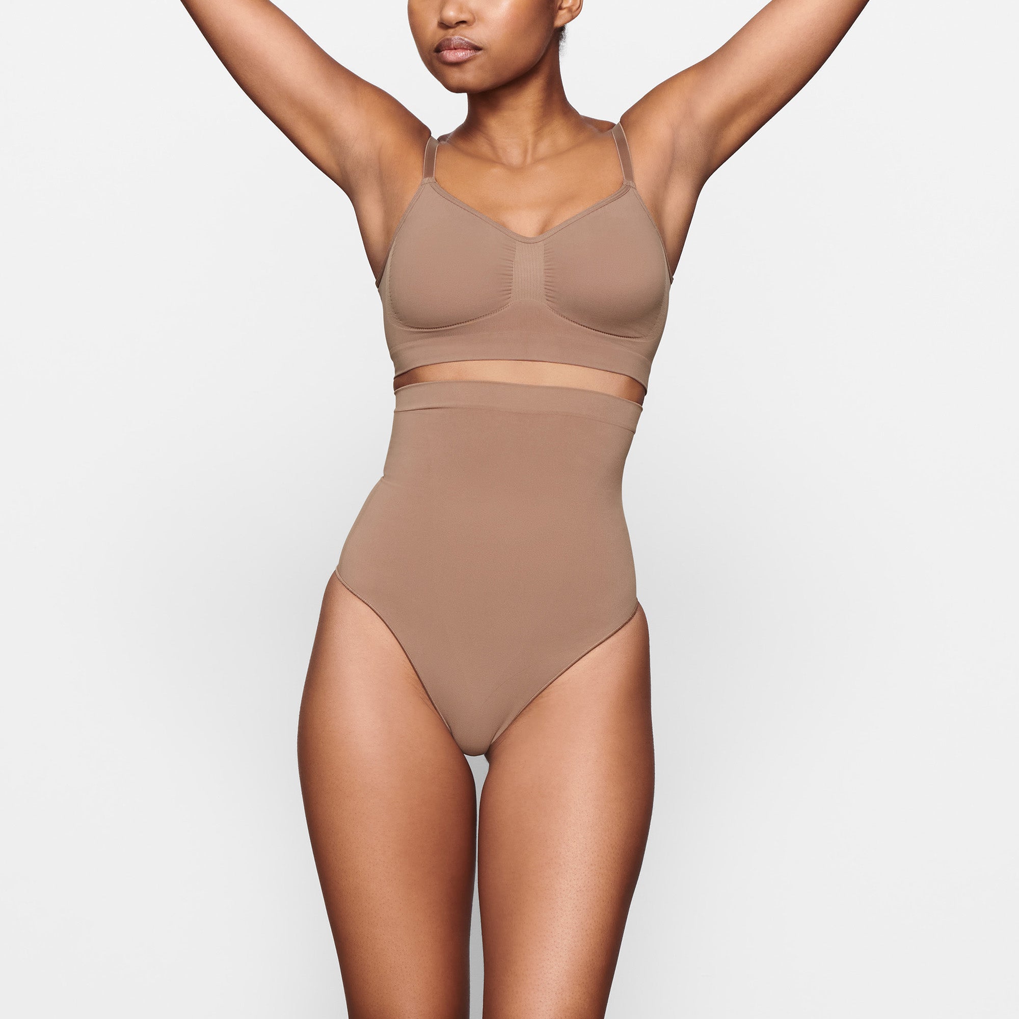 SKIMS SEAMLESS SCULPT HIGH-WAISTED THONG | SIENNA - Mind Türkiye