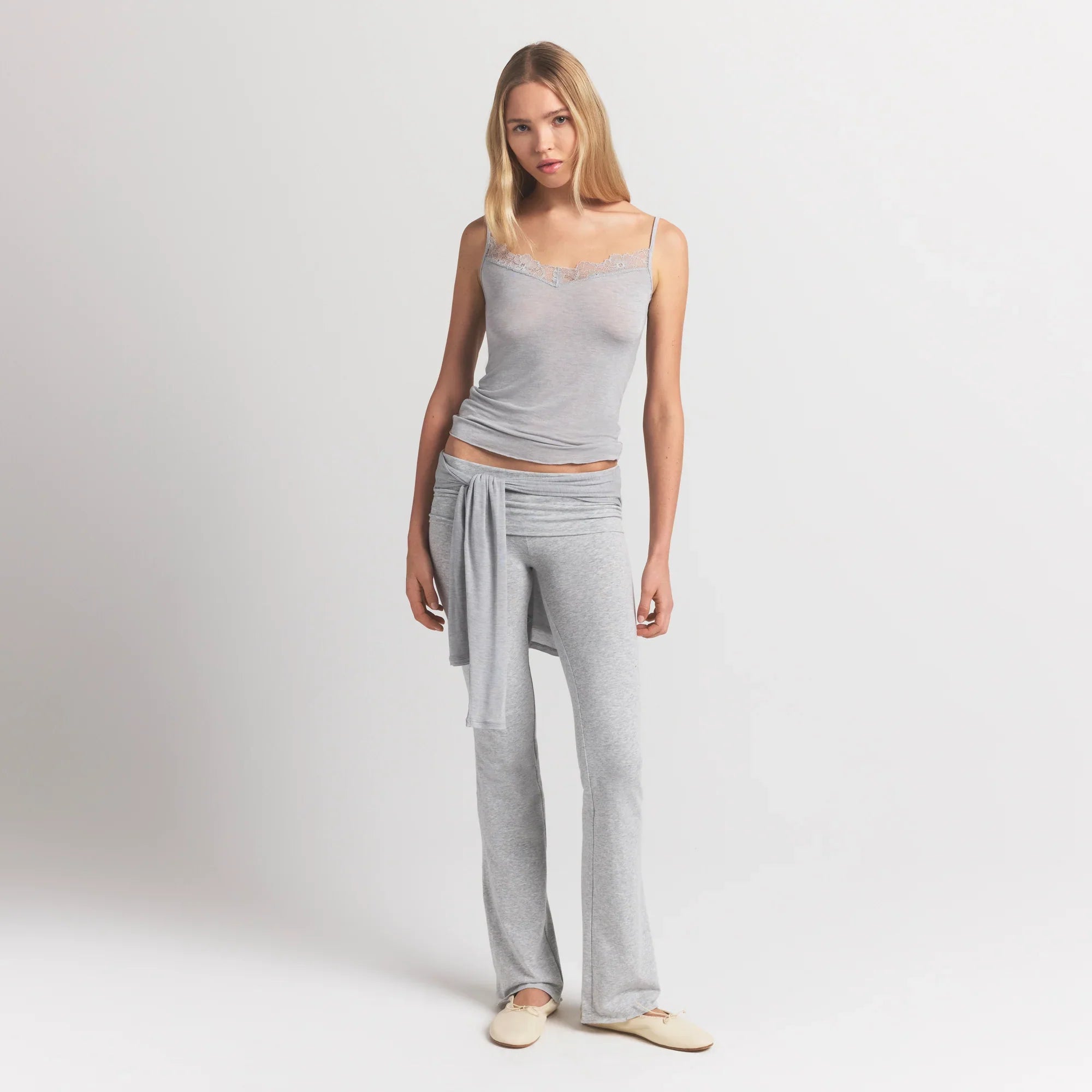 SKIMS SHEER MODAL LACE CAMI | HEATHER GREY - Mind Türkiye