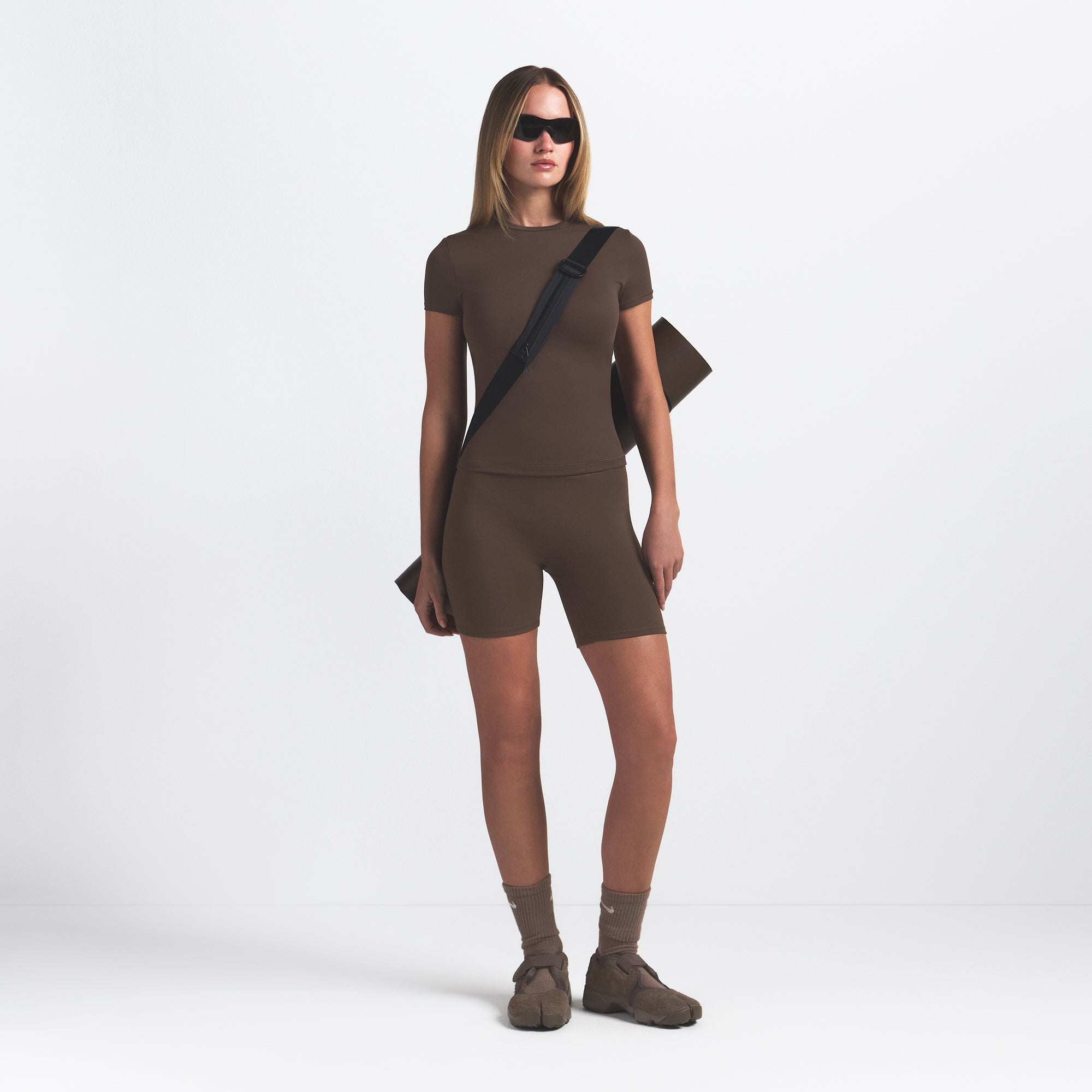 NikeSKIMS MATTE PADDED BABY TEE | DARK SEPIA - Mind Türkiye