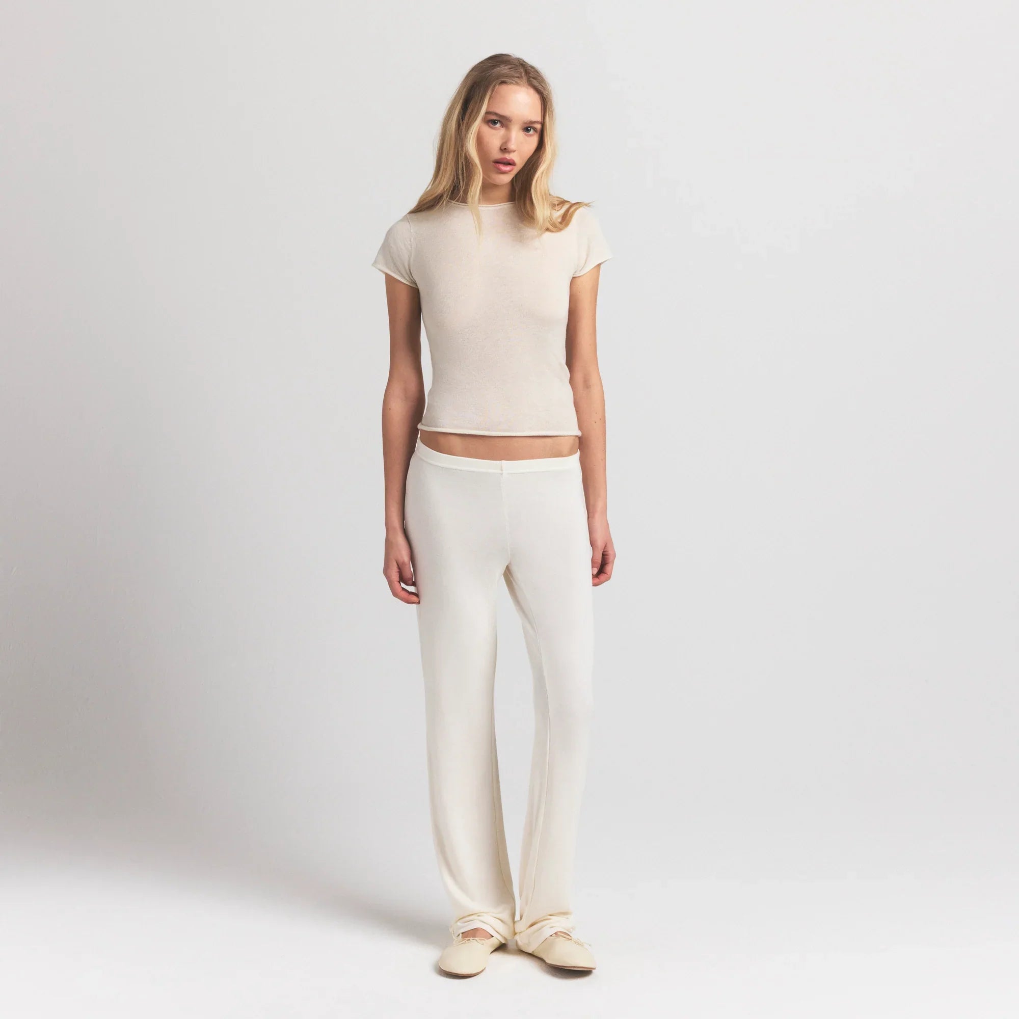 SKIMS FEATHERWEIGHT CASHMERE TEE | EGRET - Mind Türkiye