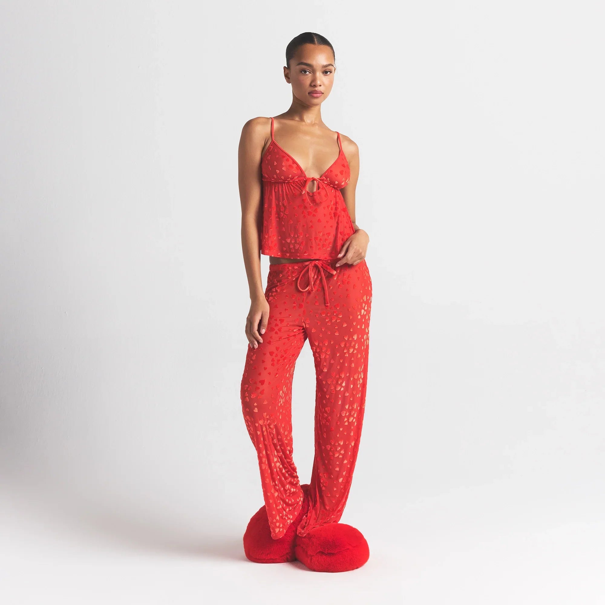 SKIMS SHEER VELVET CAMI AND PANT SET | RUBY - Mind Türkiye