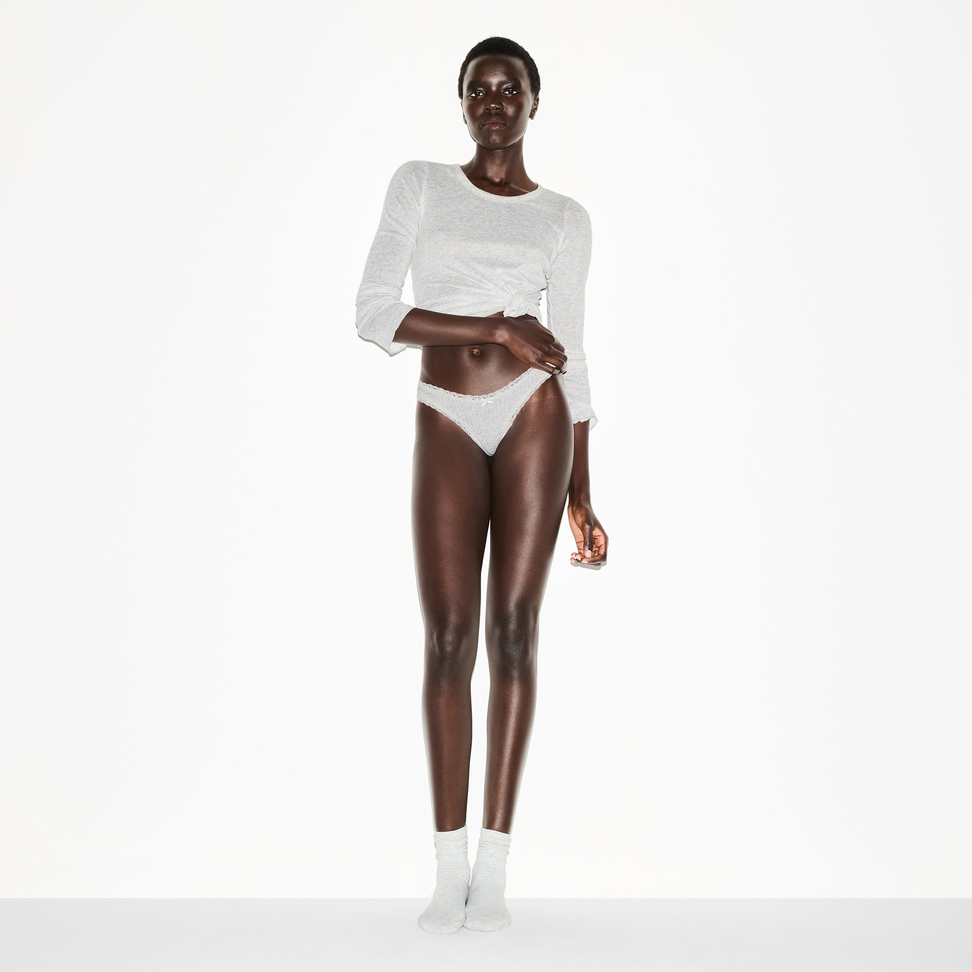 SKIMS LIGHTWEIGHT COTTON POINTELLE LACE THONG | LIGHT HEATHER GREY - Mind Türkiye