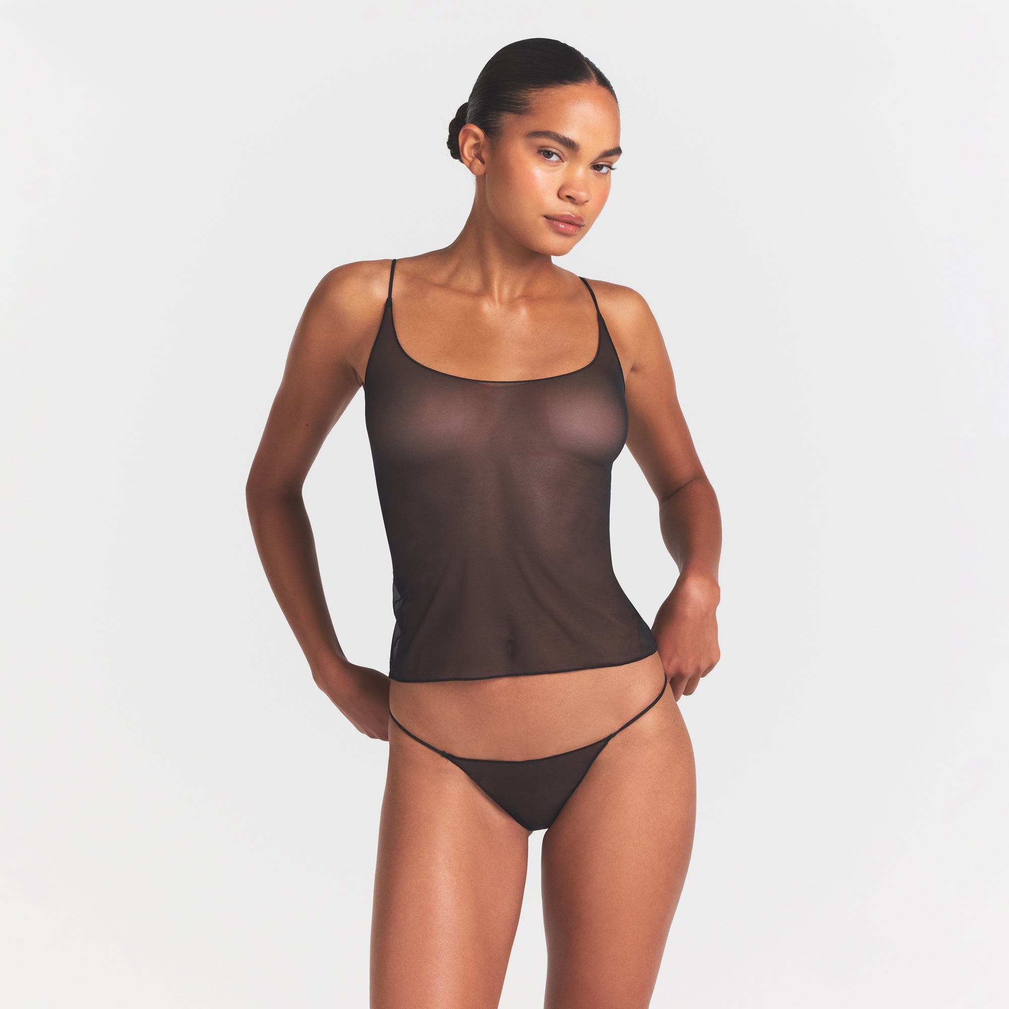 SKIMS ULTRA FINE MESH STRING THONG | OBSIDIAN - Mind Türkiye