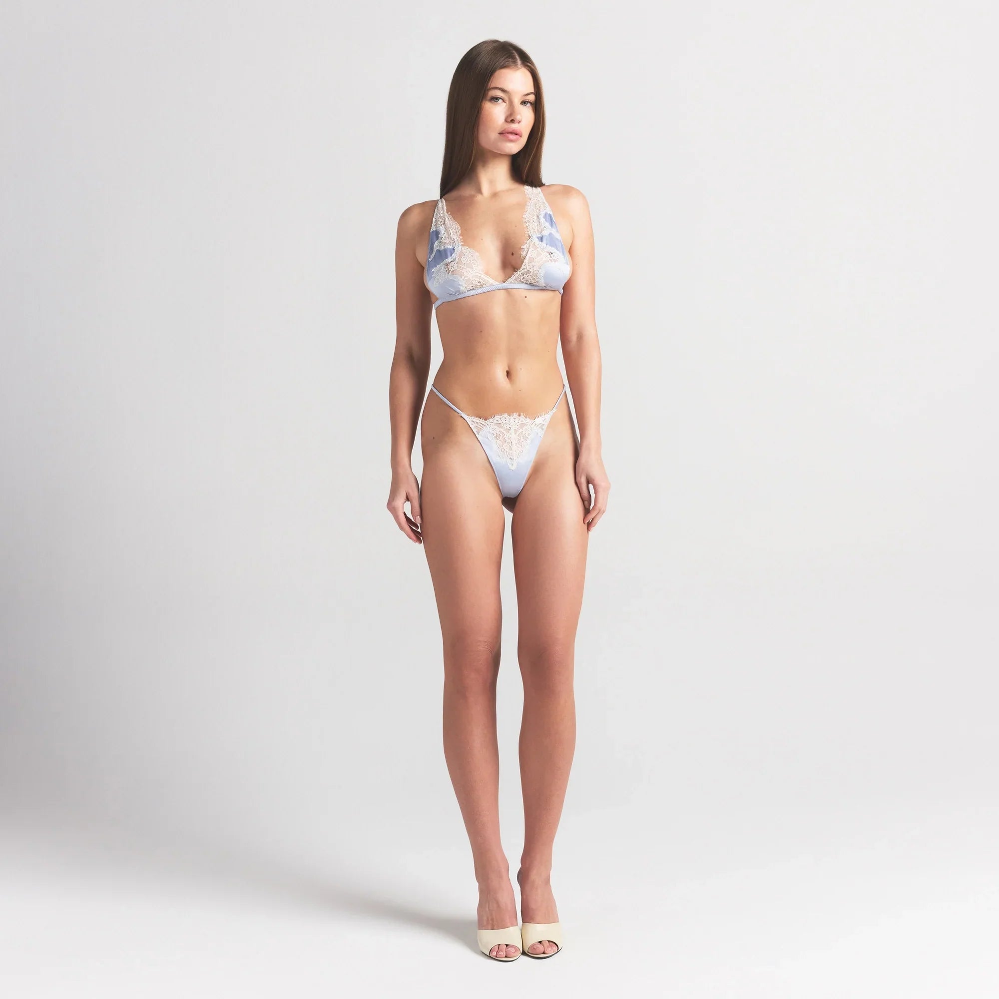 SKIMS SILK LACE STRING THONG | PERIWINKLE CONTRAST - Mind Türkiye