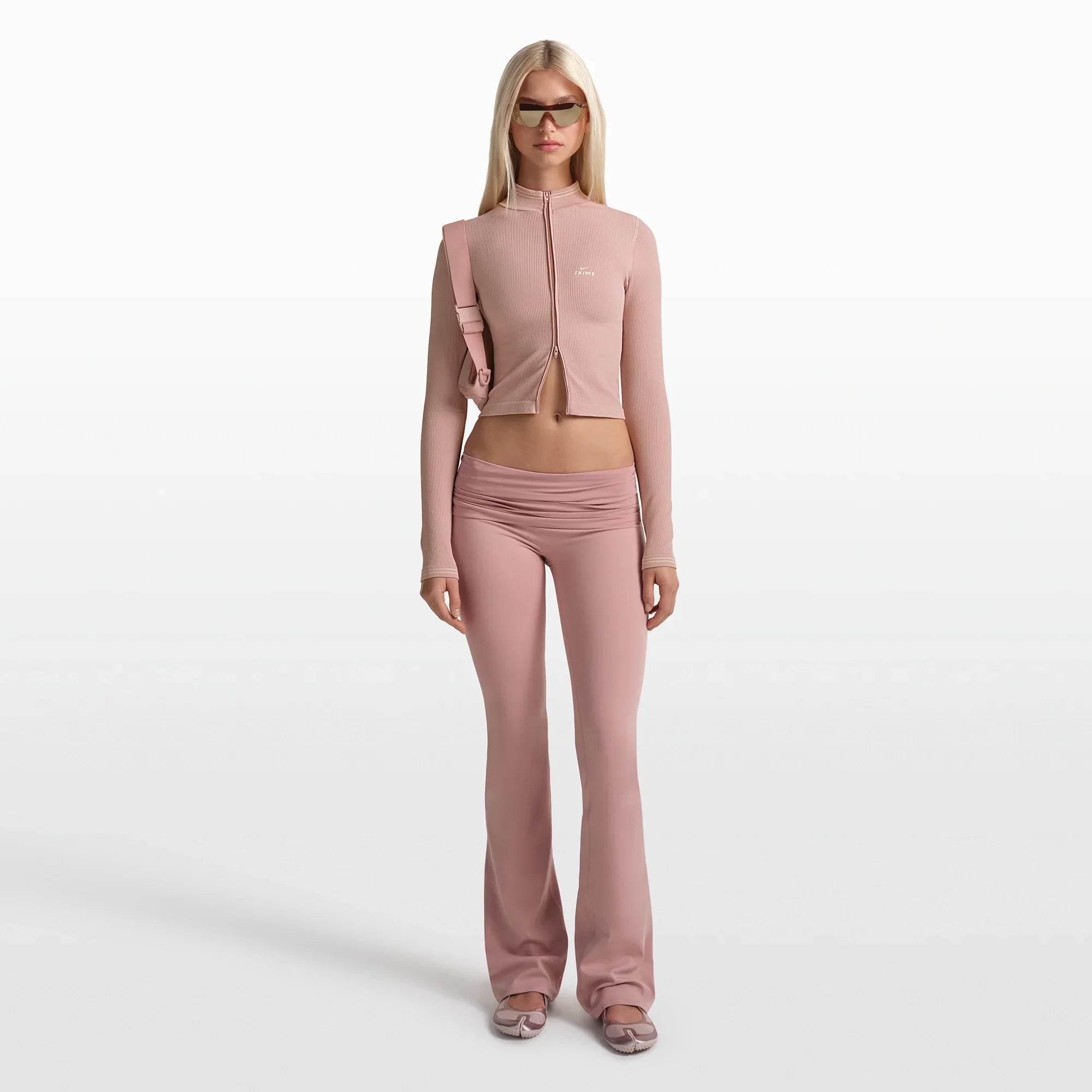 NikeSKIMS RIBBED SEAMLESS ZIP UP CROP JACKET | HIMALAYAN - Mind Türkiye