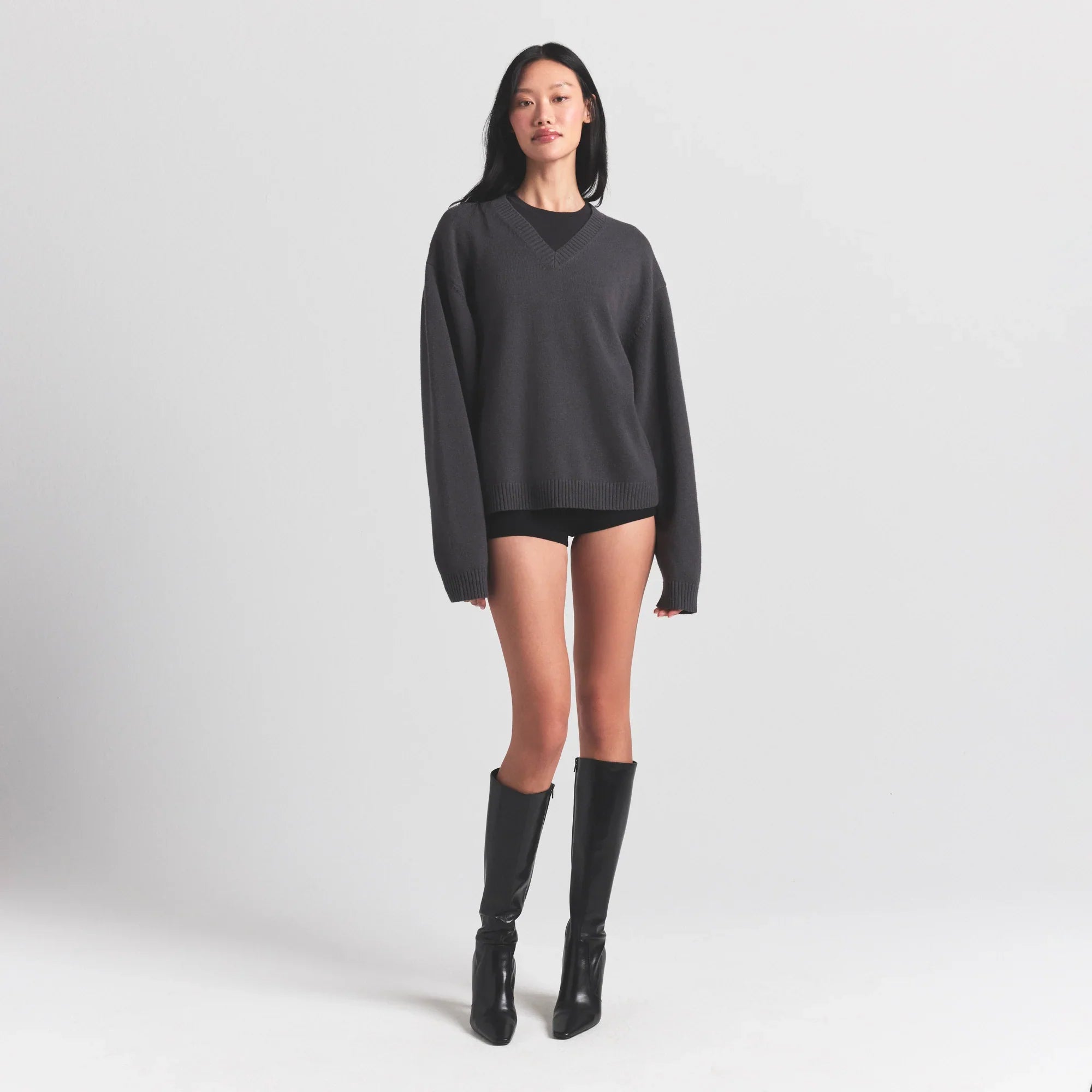 SKIMS SWEATER KNITS PULLOVER V NECK | ASH - Mind Türkiye