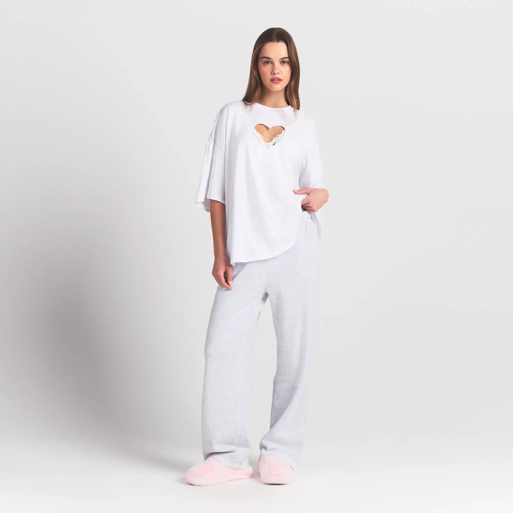 SKIMS WORN IN JERSEY HEART OVERBedenD T-SHIRT | SNOW - Mind Türkiye
