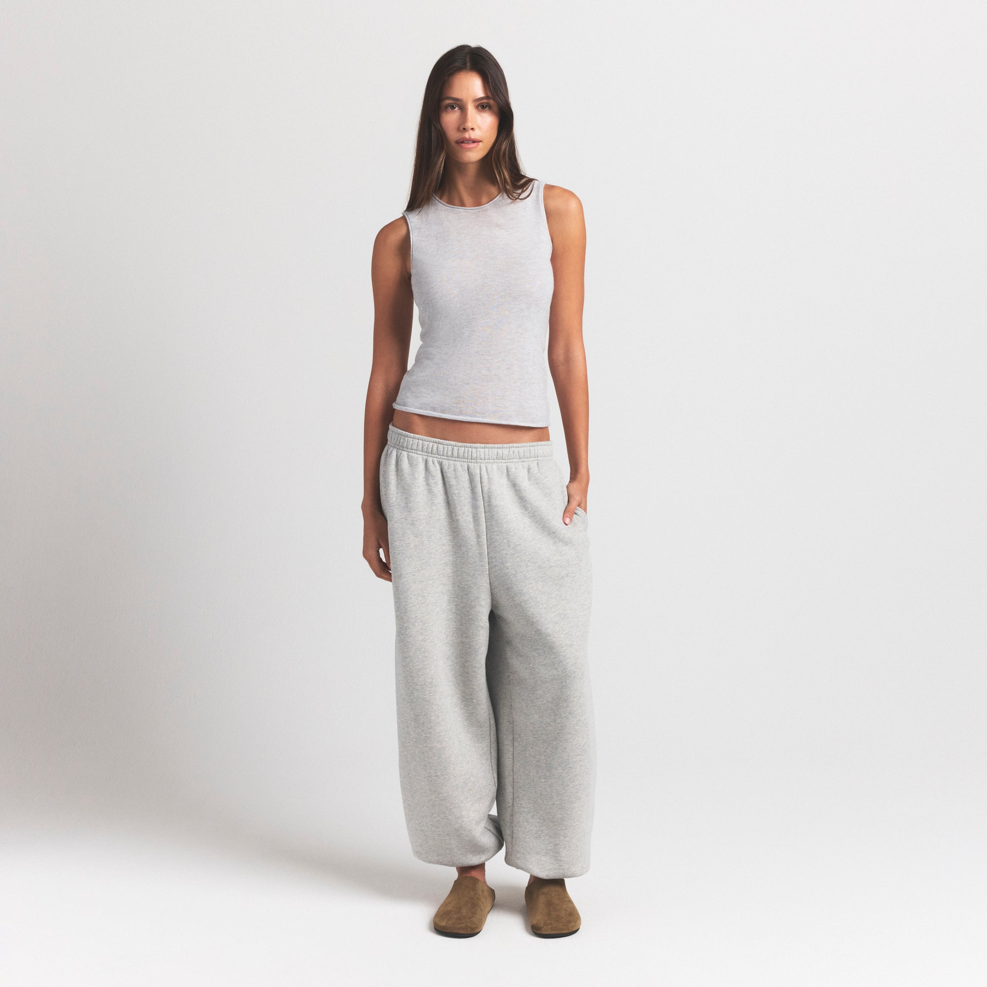 SKIMS FEATHERWEIGHT CASHMERE SLEEVELESS TOP | LIGHT HEATHER GREY - Mind Türkiye