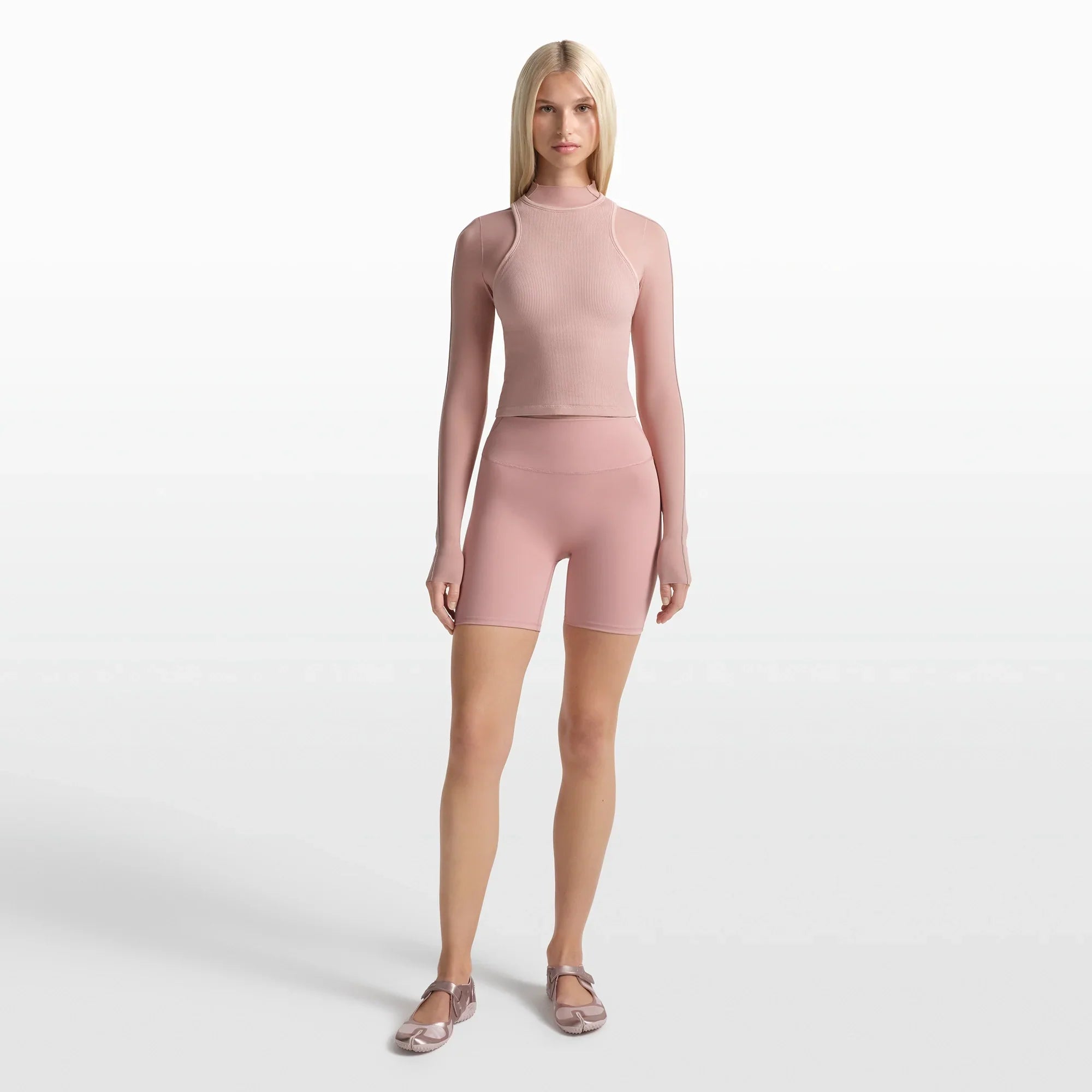 NikeSKIMS RIBBED SEAMLESS RACER FRONT TANK | HIMALAYAN - Mind Türkiye