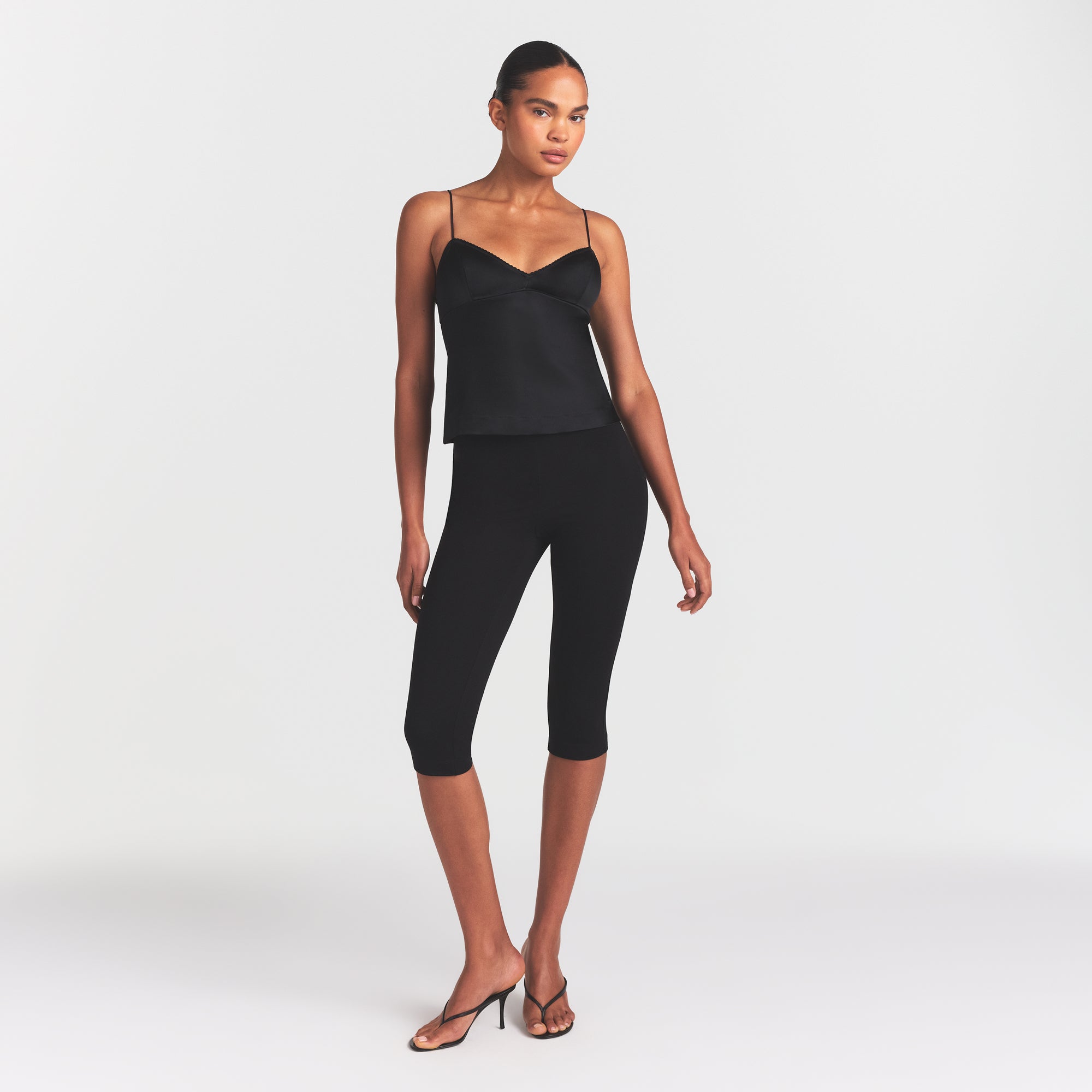 SKIMS SATIN CAMI | OBSIDIAN - Mind Türkiye