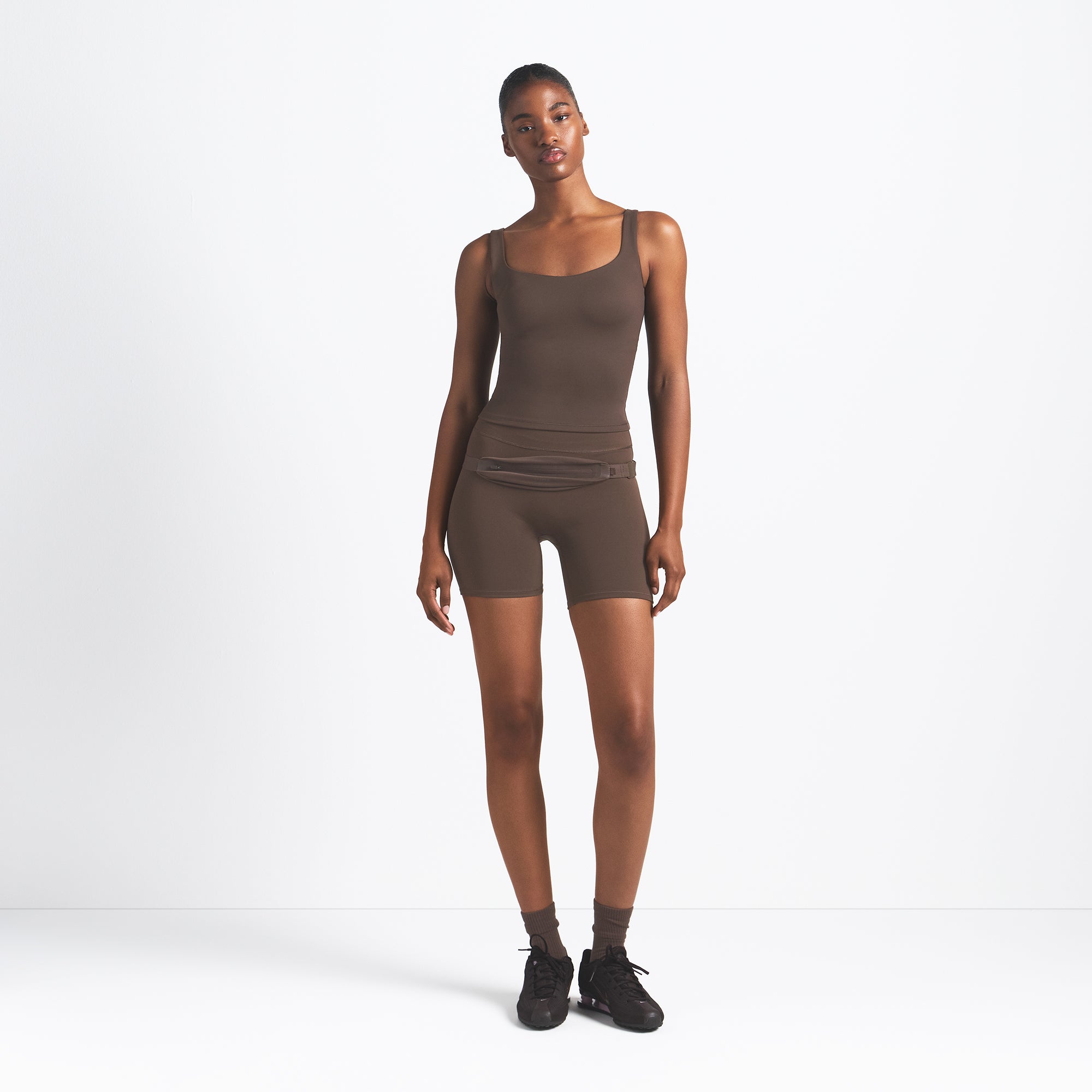 NikeSKIMS MATTE SQUARE NECK TANK | DARK SEPIA - Mind Türkiye