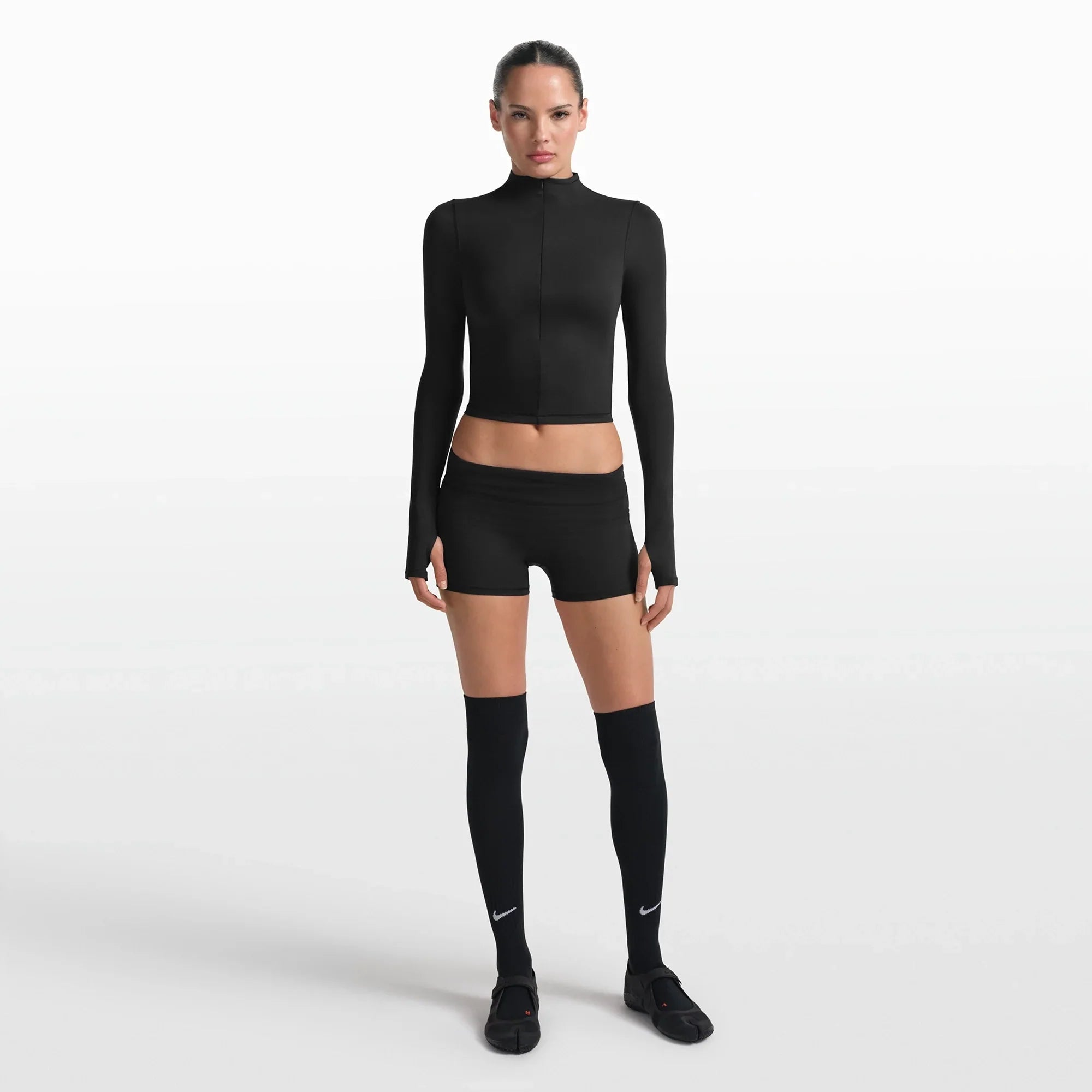 NikeSKIMS MATTE ZIP FRONT TOP | OBSIDIAN - Mind Türkiye