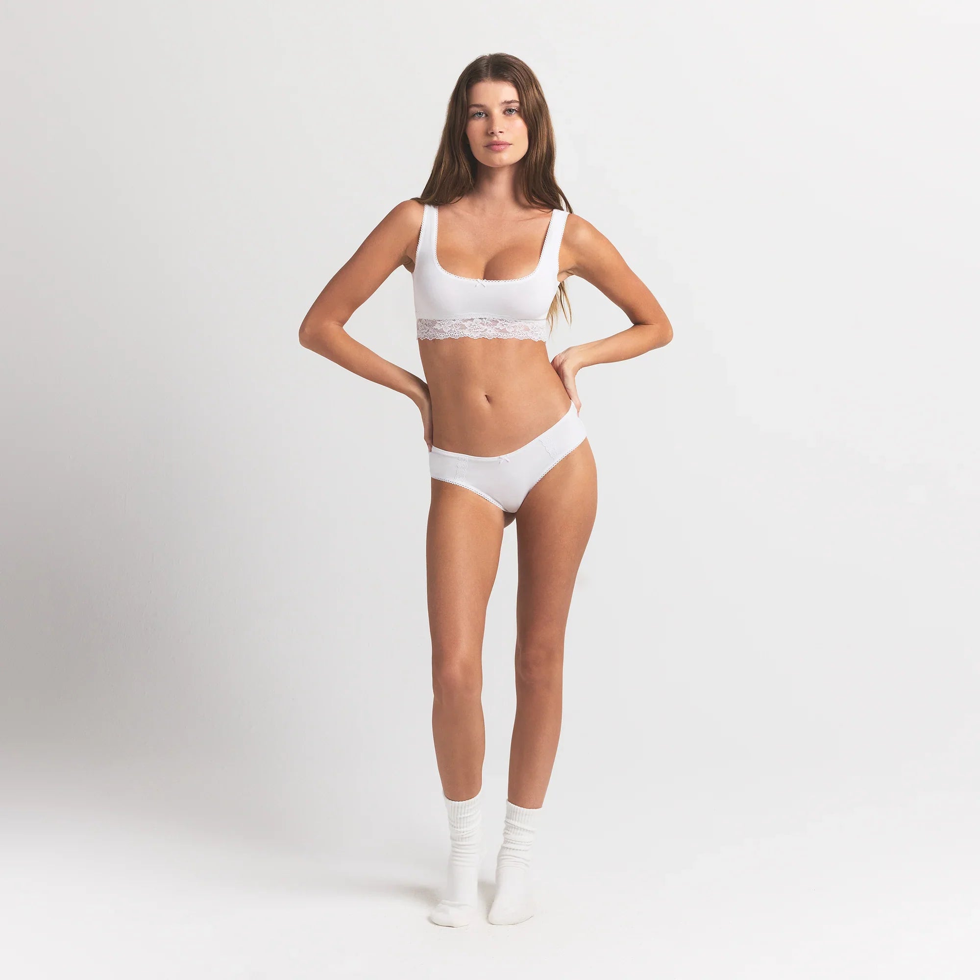 SKIMS LIGHTWEIGHT COTTON LACE HIPSTER | SNOW - Mind Türkiye