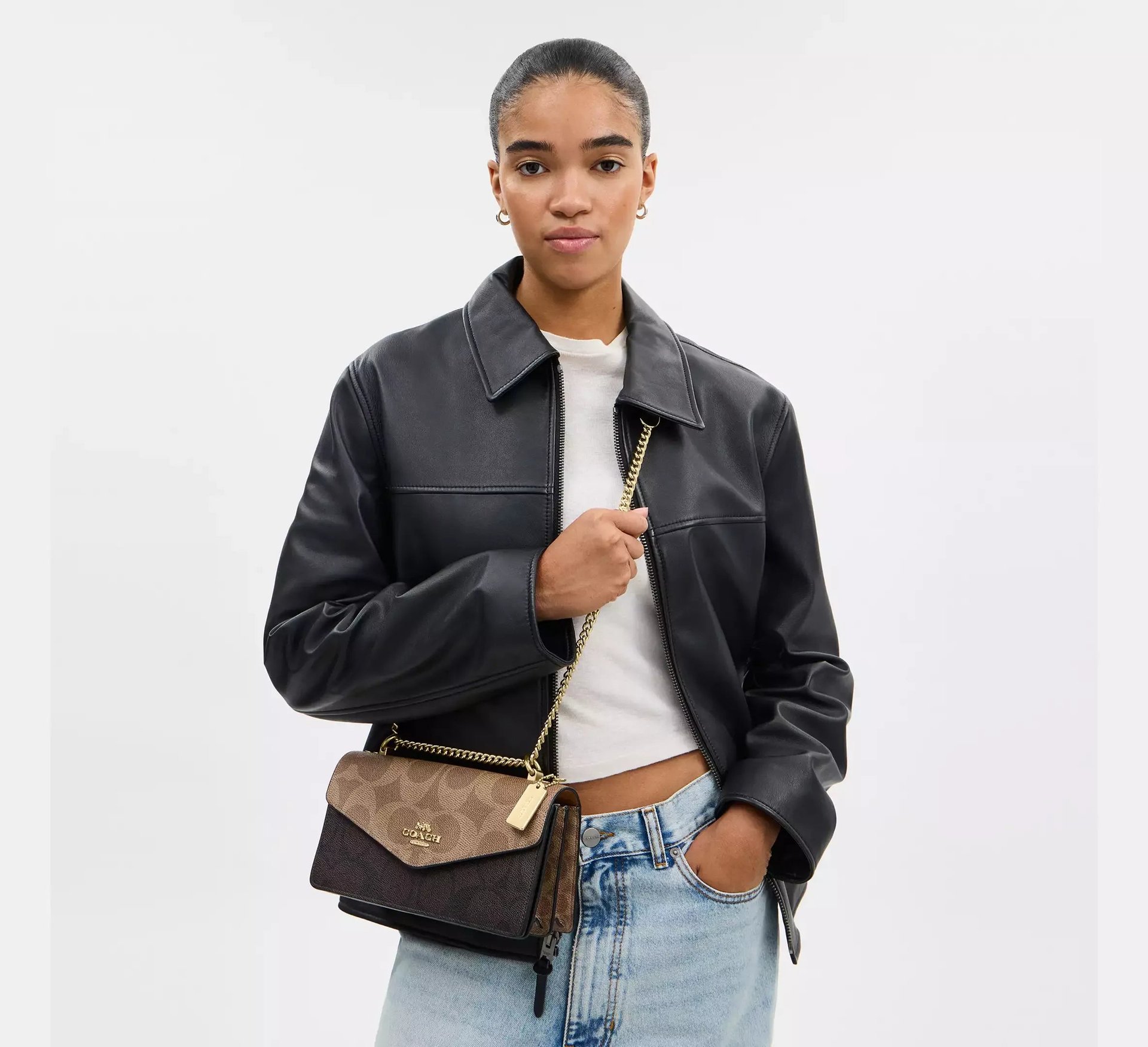 Coach Klare Envelope Crossbody Bag In Blocked Signature – Gold/Walnut/Tan - Mind Türkiye