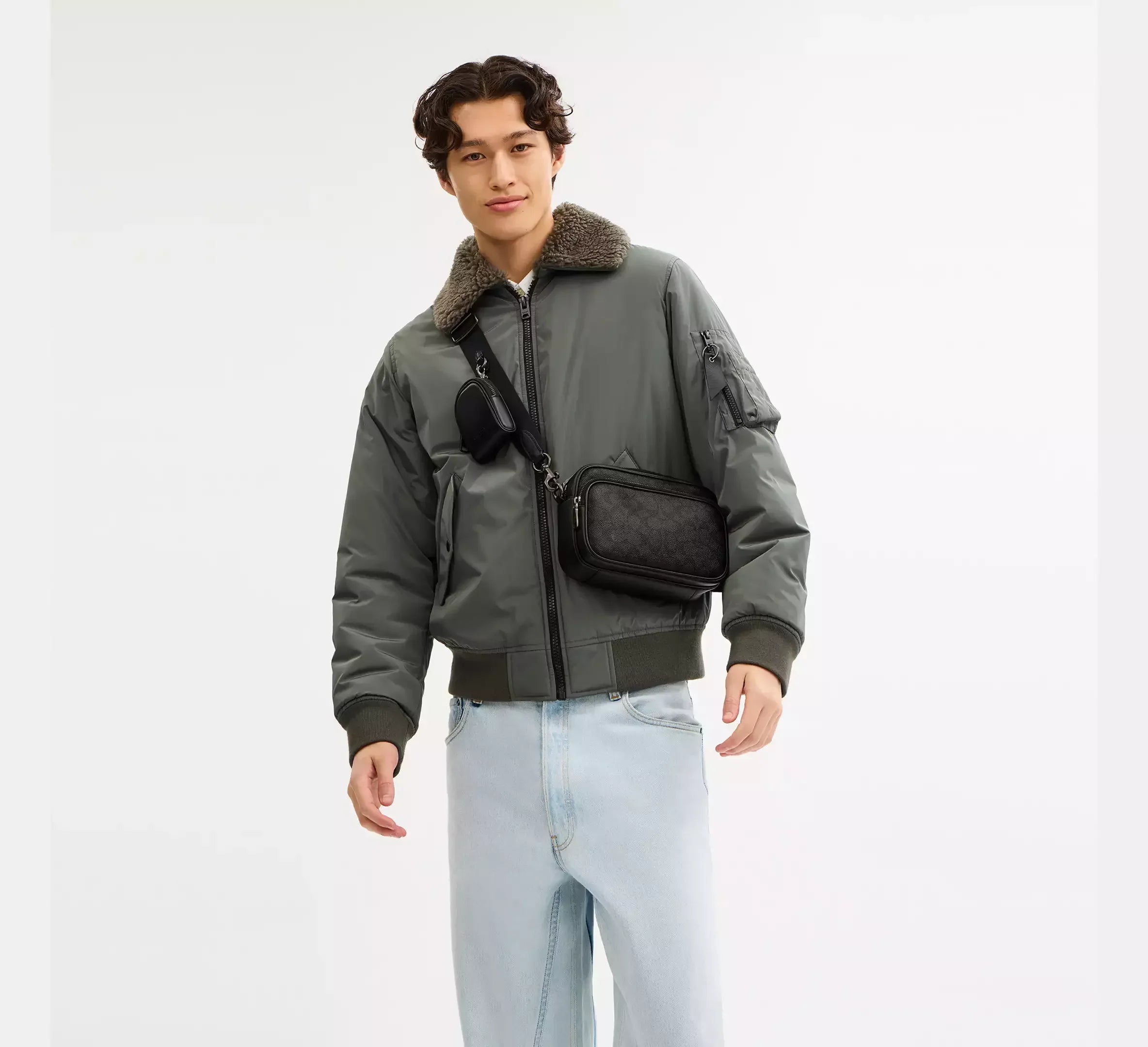 Coach Finlay Crossbody Bag In Signature – Gunmetal/Charcoal/Black - Mind Türkiye