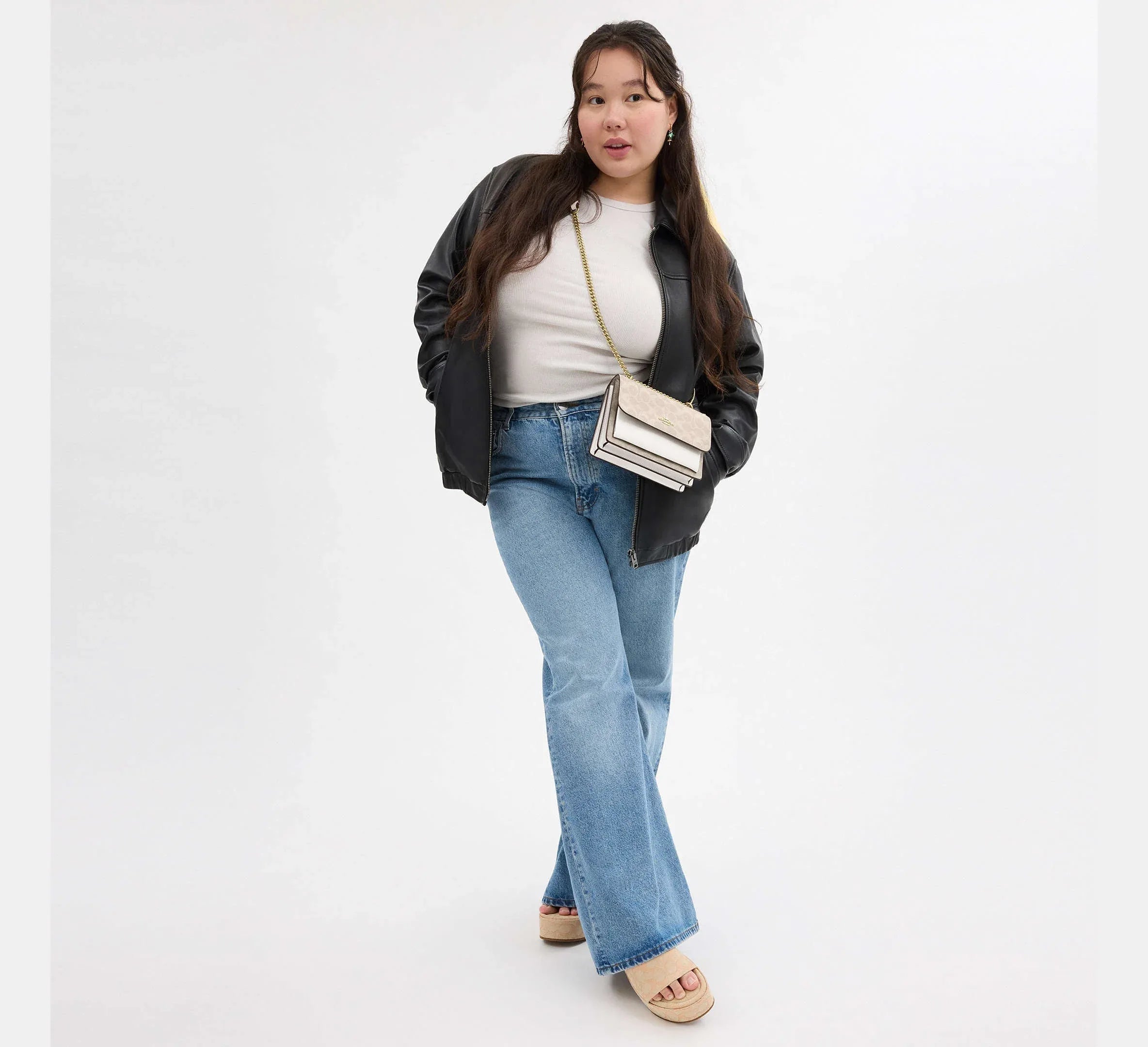 Coach Mini Klare Crossbody Bag In Signature – Gold/Sand/Chalk - Mind Türkiye