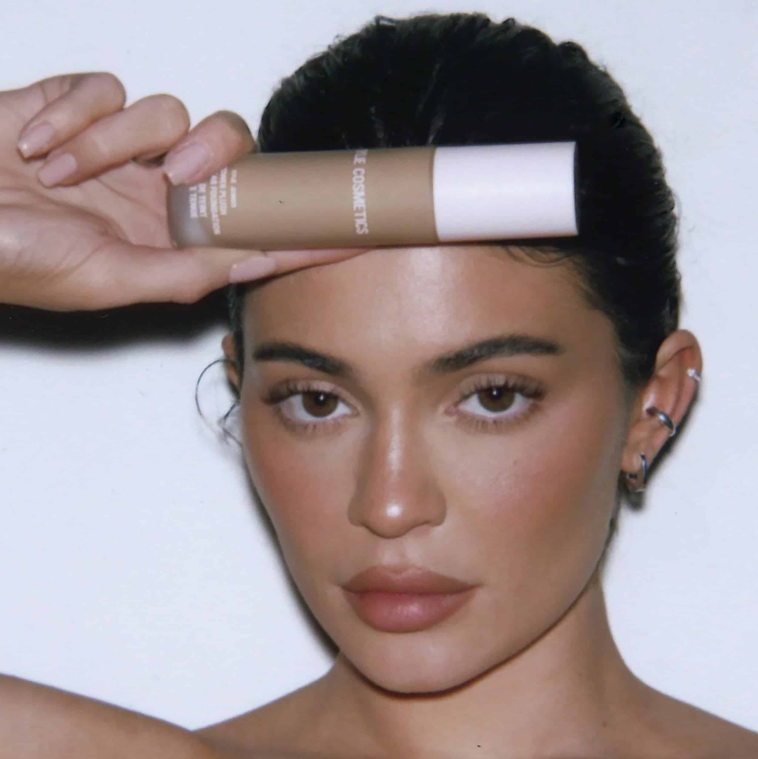 Kylie Foundation Campaign Look Bundle - Mind Türkiye