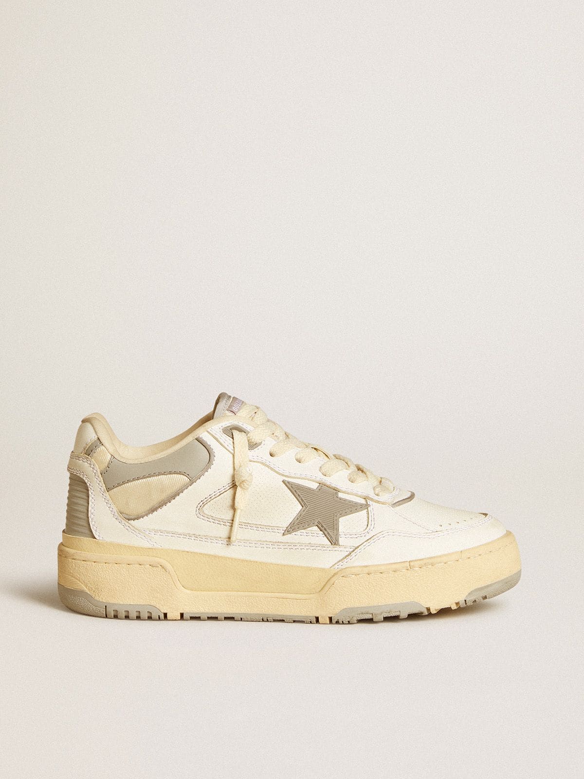 Golden Goose Men’s Forty2 With Grey Star And White Leather Heel Tab - Mind Türkiye