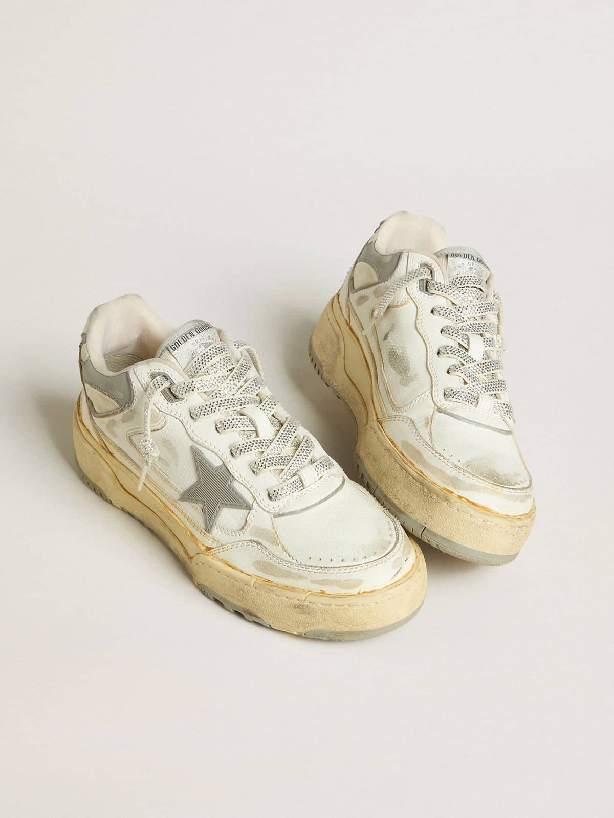 Golden Goose Men’s Forty2 In White Leather With Laces With Swarovski Crystals And Gray TPU Star - Mind Türkiye