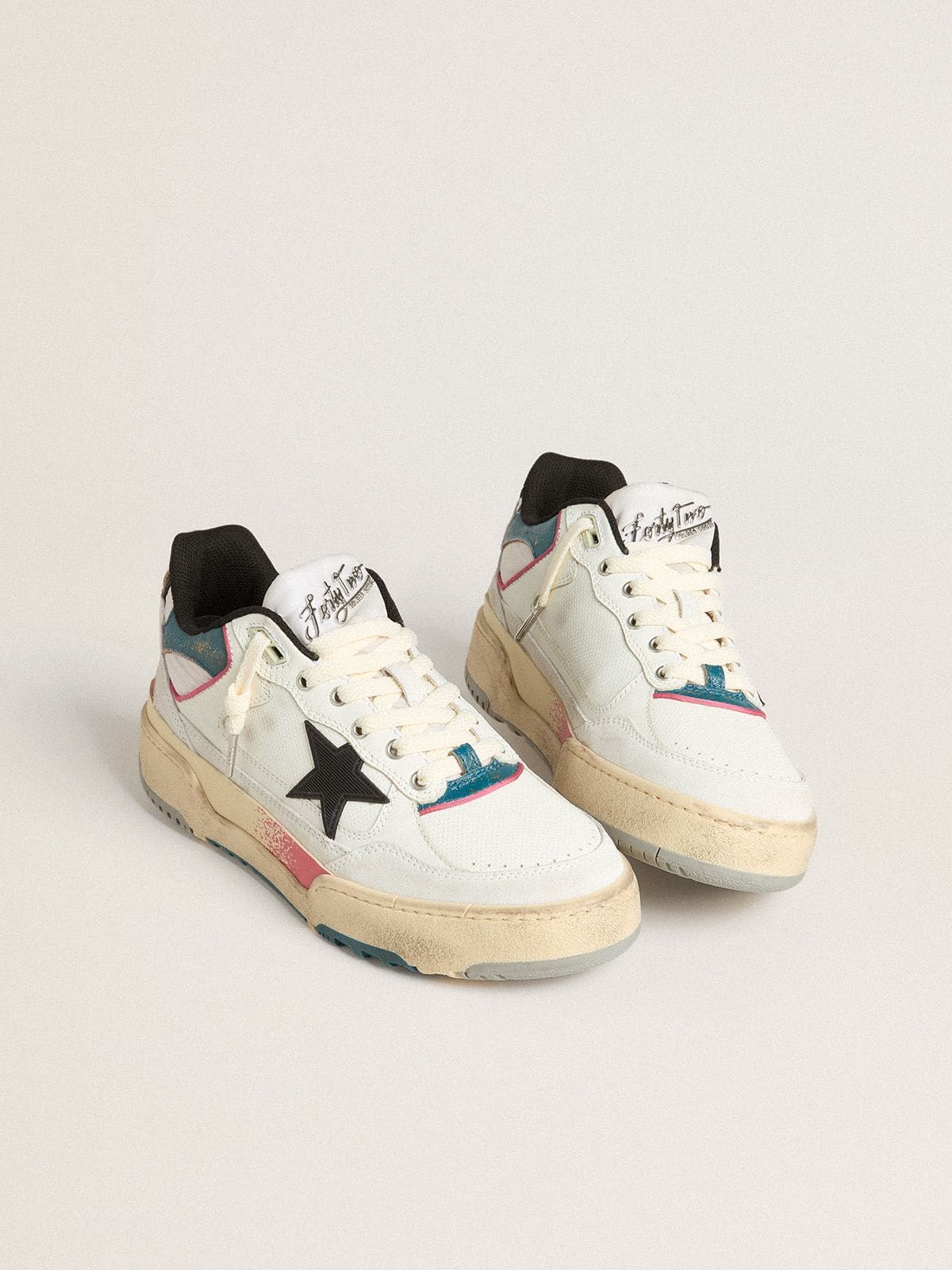 Golden Goose Men’s Forty2 With Black Star And Silver Foiled Leather Heel Tab - Mind Türkiye