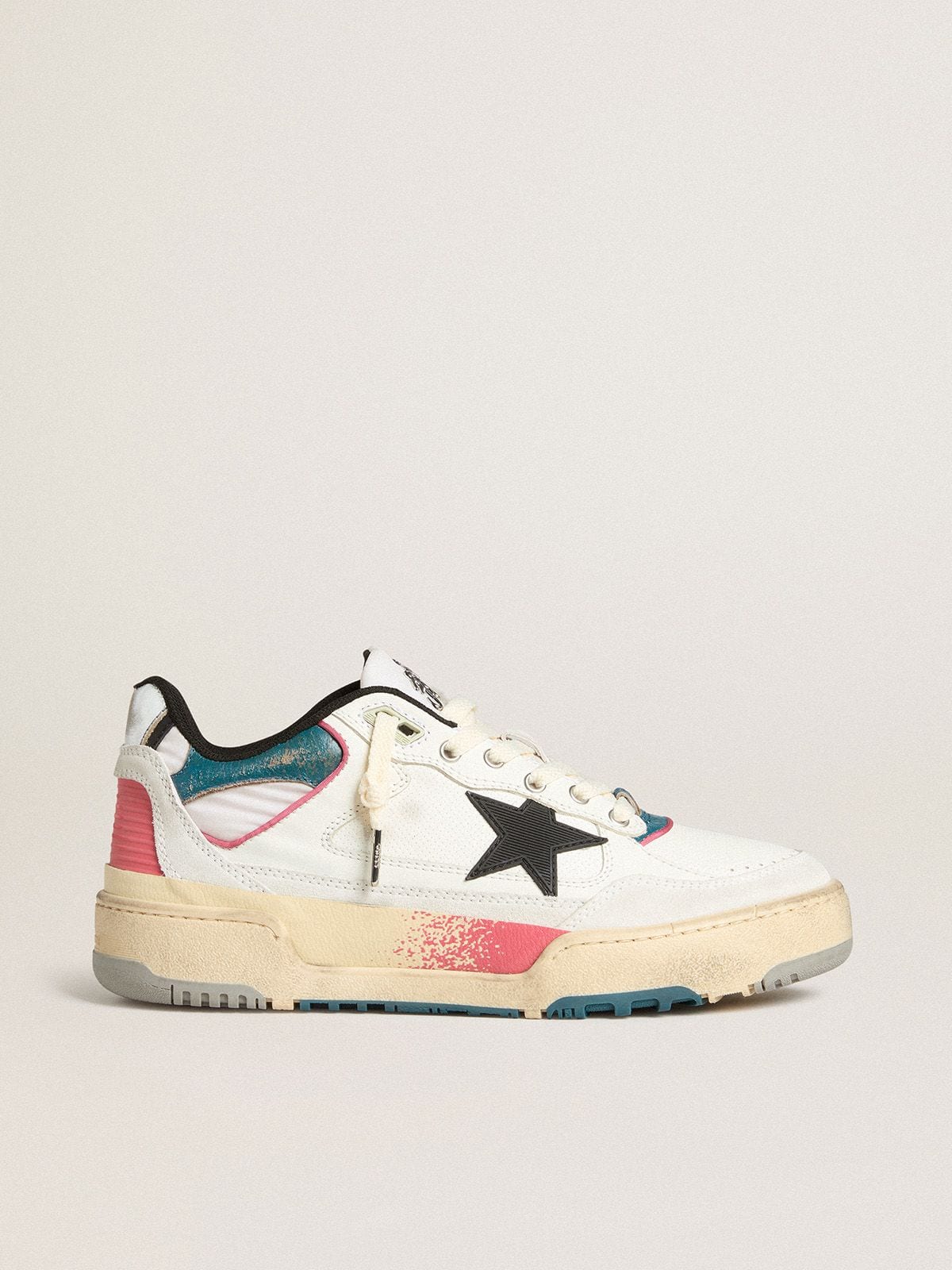 Golden Goose Men’s Forty2 With Black Star And Silver Foiled Leather Heel Tab - Mind Türkiye