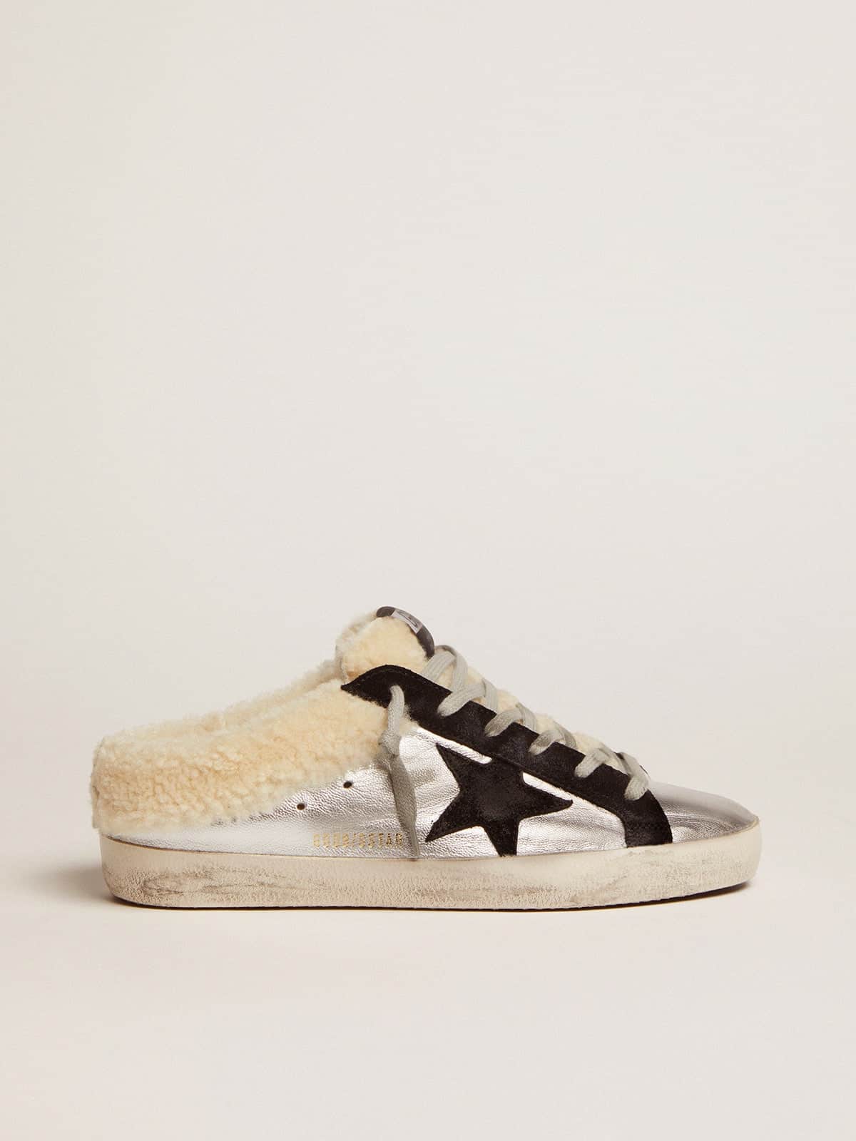 Golden Goose Women’s Super-Star Sabot In Silver Laminated Leather With Black Star - Mind Türkiye