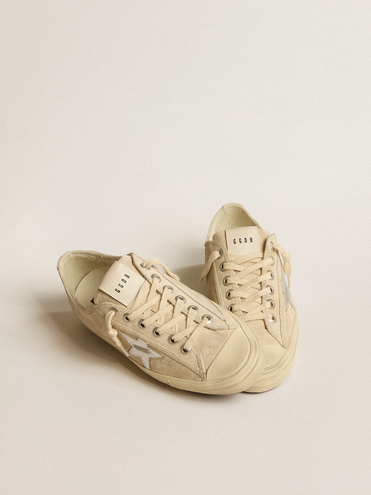 Golden Goose Women’s V-Star In Pearl Suede With Silver Metallic Leather Star - Mind Türkiye