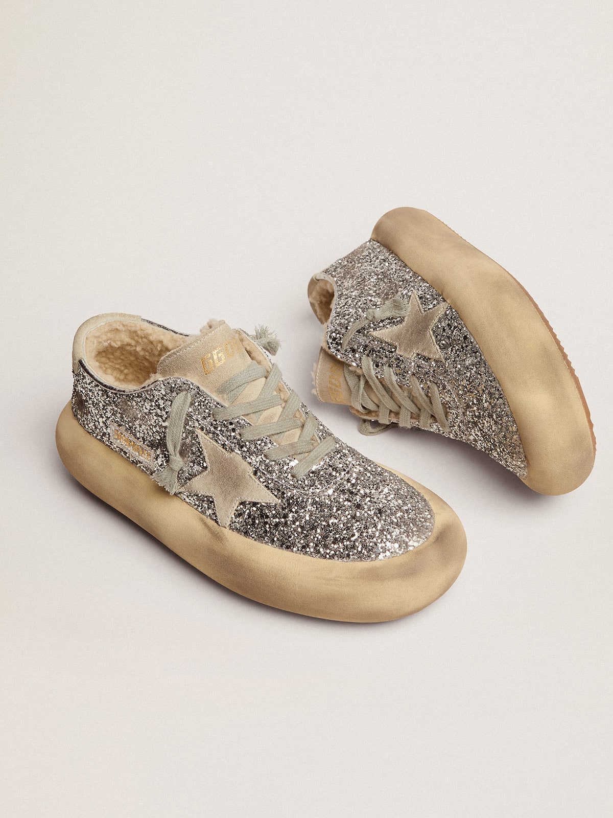 Golden Goose Women’s Space-Star Shoes In Silver Glitter With Shearling Lining - Mind Türkiye