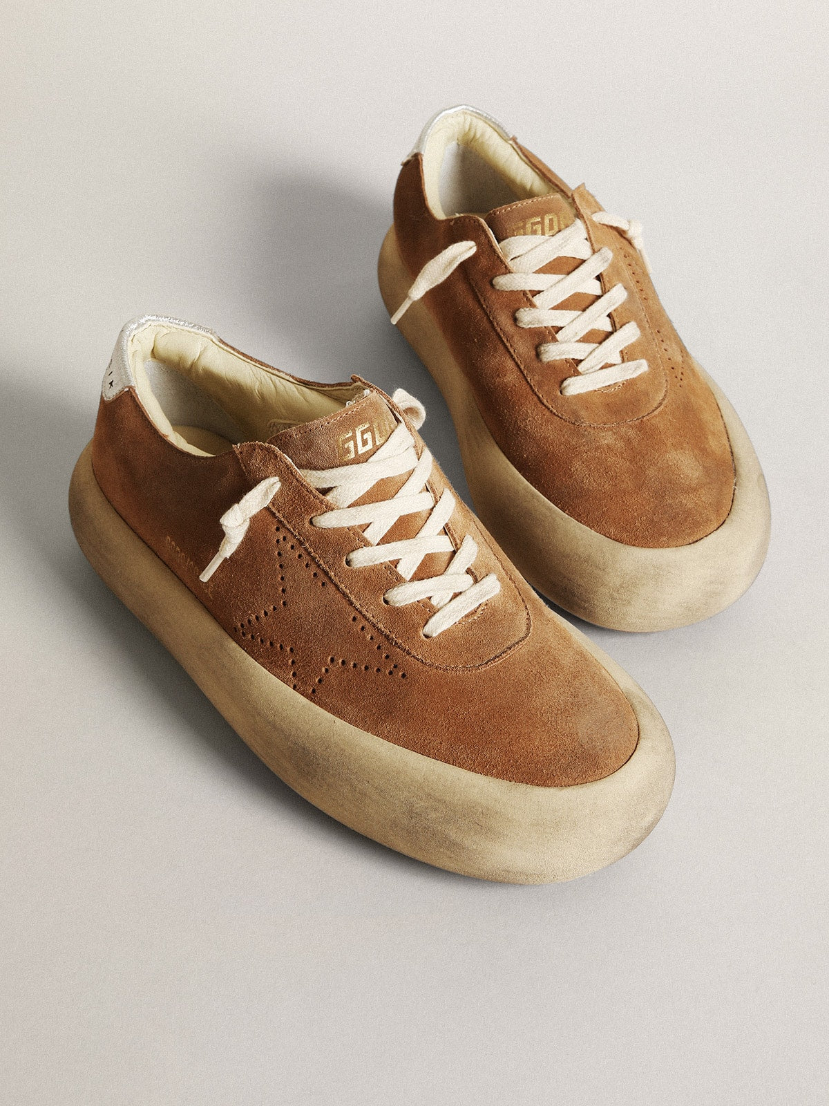 Golden Goose Women’s Space-Star In Tobacco-Colored Suede With Perforated Star - Mind Türkiye