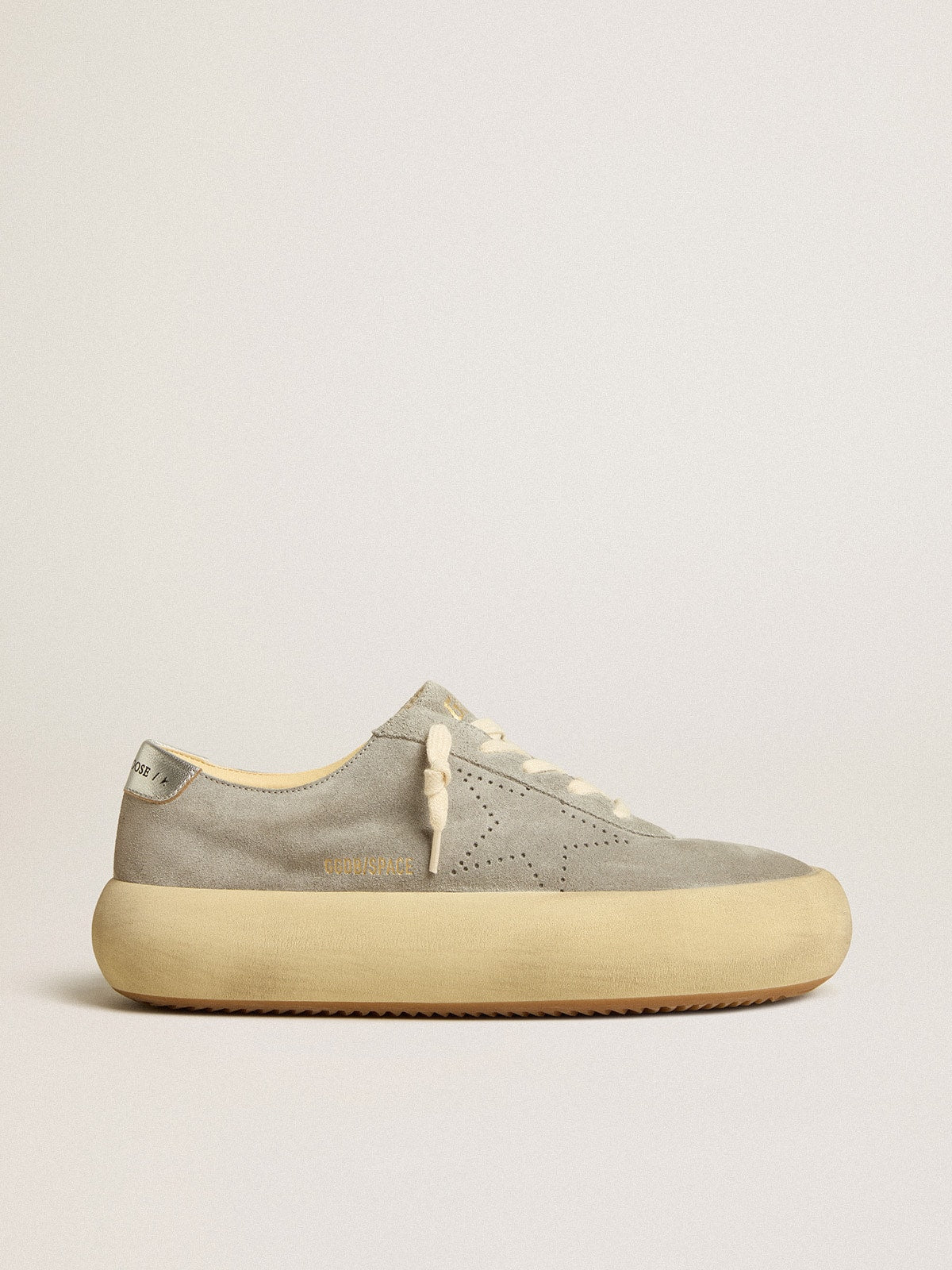Golden Goose Women’s Space-Star Shoes In Ice-Gray Suede With Perforated Star - Mind Türkiye