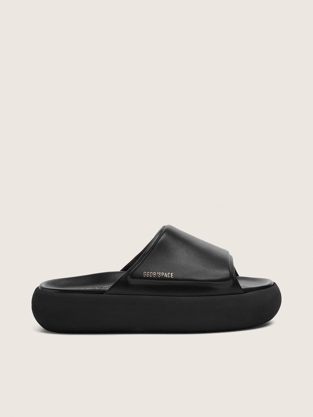 Golden Goose Women’s Space-Star Slip-Ons In Black Leather - Mind Türkiye