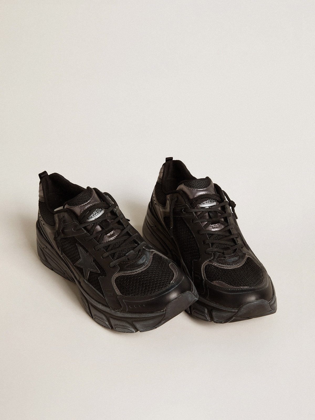 Golden Goose Women’s Lightstar With Black Leather And Mesh Upper And Black Star - Mind Türkiye